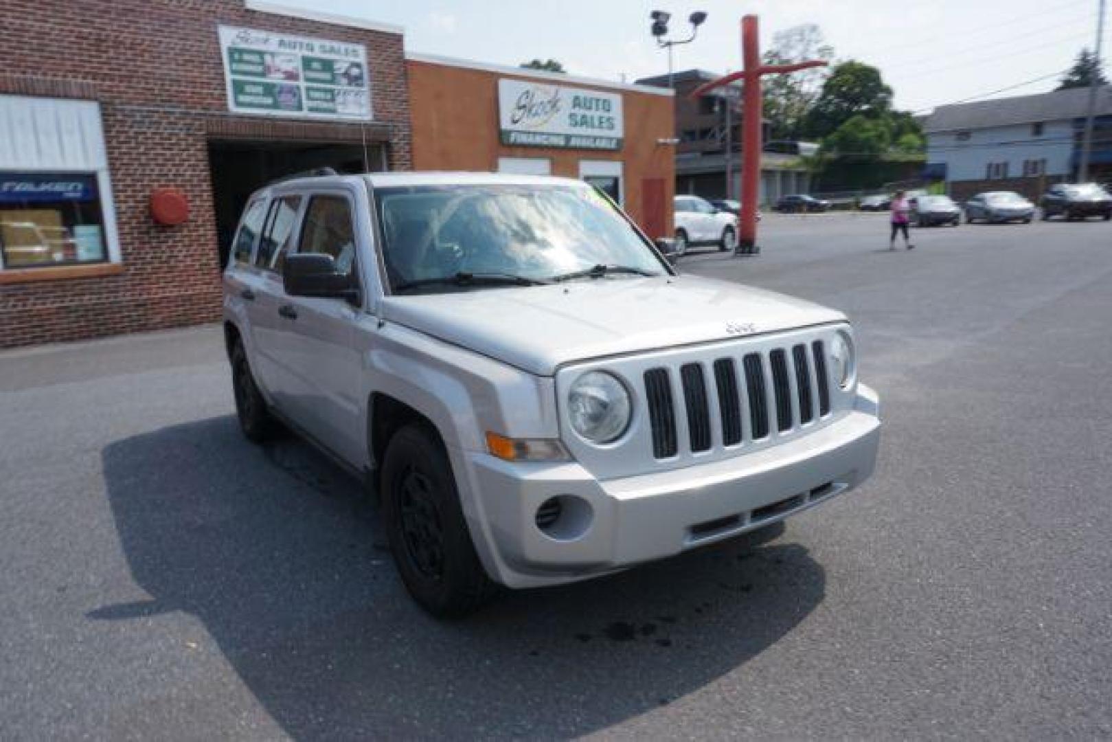 2008 Bright Silver Metallic Jeep Patriot Sport 4WD (1J8FF28WX8D) with an 2.4L L4 DOHC 16V engine, Continuously Variable Transmission transmission, located at 312 Centre Ave, Schuylkill Haven, PA, 17972, (570) 593-5278, 40.638130, -76.177383 - Photo#4