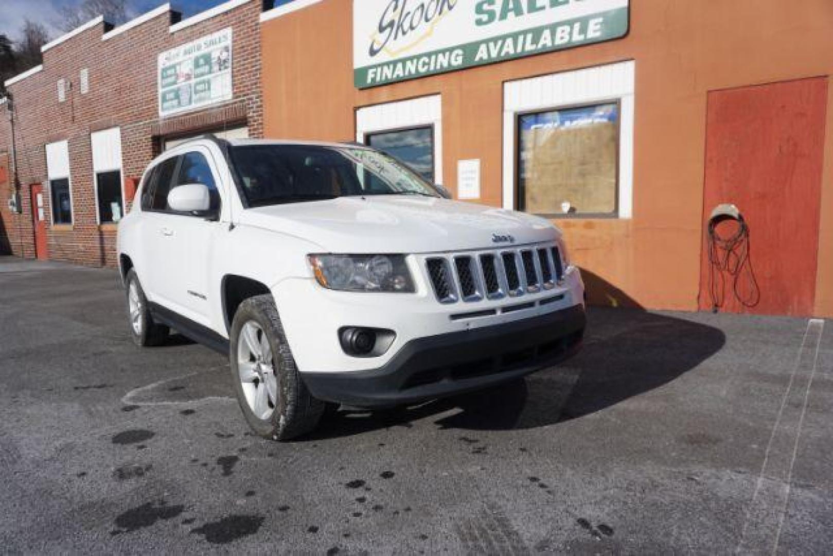 2016 White Jeep Compass Latitude 4WD (1C4NJDEB3GD) with an 2.4L L4 DOHC 16V engine, 6-Speed Automatic transmission, located at 312 Centre Ave, Schuylkill Haven, PA, 17972, (570) 593-5278, 40.638130, -76.177383 - Photo#1