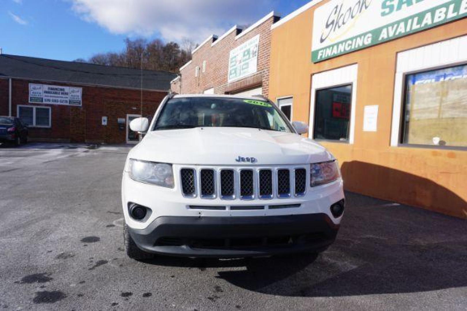 2016 White Jeep Compass Latitude 4WD (1C4NJDEB3GD) with an 2.4L L4 DOHC 16V engine, 6-Speed Automatic transmission, located at 312 Centre Ave, Schuylkill Haven, PA, 17972, (570) 593-5278, 40.638130, -76.177383 - Photo#3