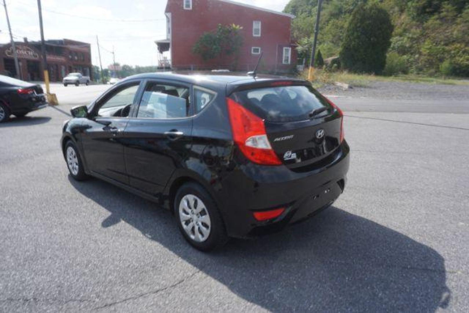 2015 Ultra Black Hyundai Accent GS 5-Door 6A (KMHCT5AE6FU) with an 1.6L L4 DOHC 16V engine, 6-Speed Automatic transmission, located at 312 Centre Ave, Schuylkill Haven, PA, 17972, (570) 593-5278, 40.638130, -76.177383 - Photo#11