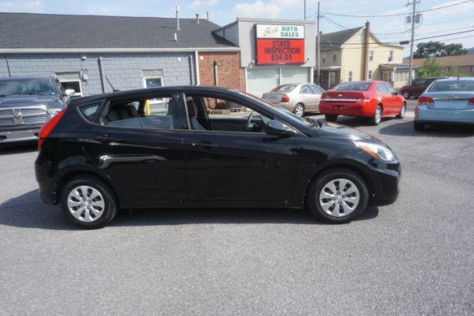 2015 Ultra Black Hyundai Accent GS 5-Door 6A (KMHCT5AE6FU) with an 1.6L L4 DOHC 16V engine, 6-Speed Automatic transmission, located at 312 Centre Ave, Schuylkill Haven, PA, 17972, (570) 593-5278, 40.638130, -76.177383 - Photo#19