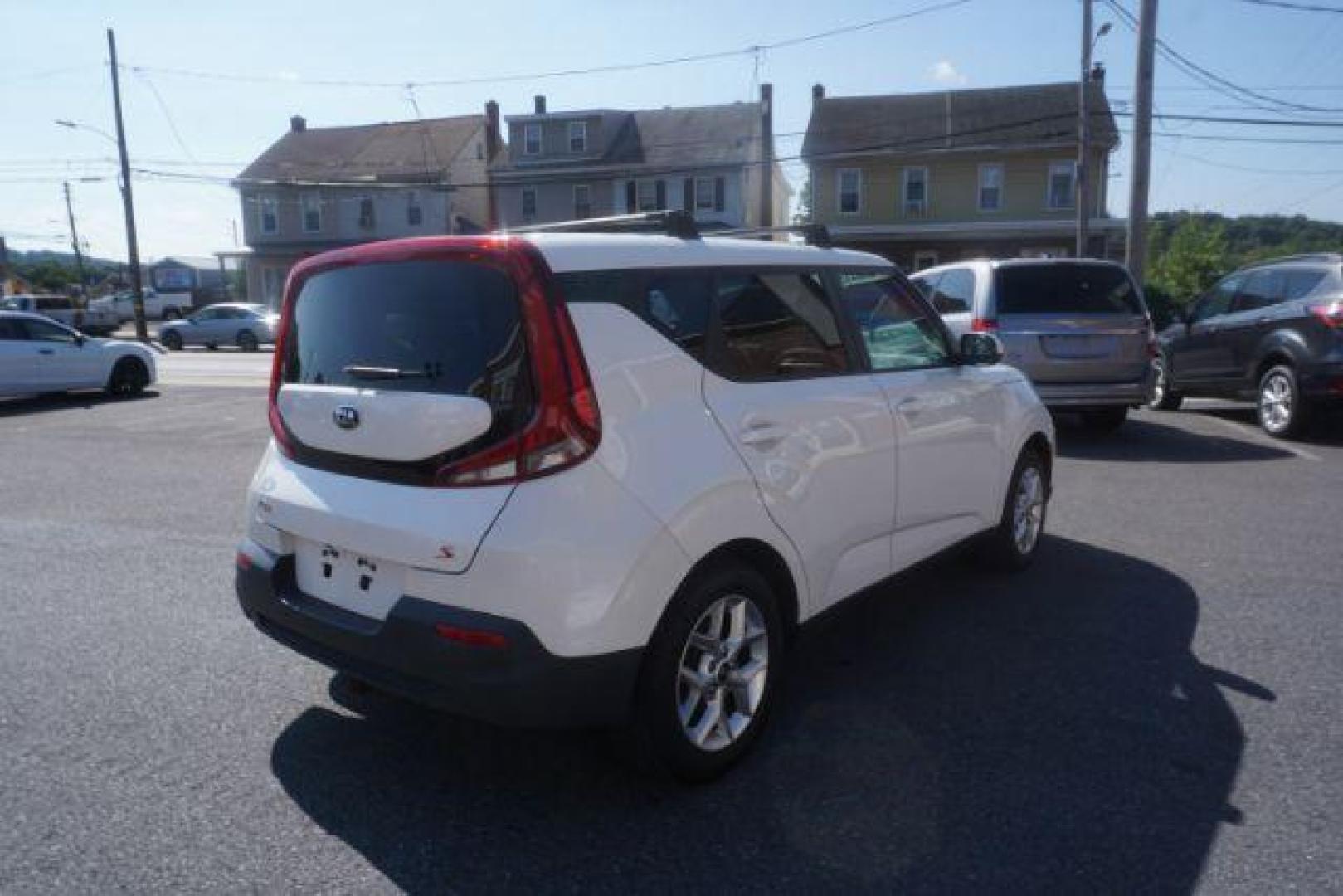 2020 Snow White Pearl Kia Soul S (KNDJ23AU1L7) with an 2.0L L4 DOHC 16V engine, Continuously Variable Transmission transmission, located at 312 Centre Ave, Schuylkill Haven, PA, 17972, (570) 593-5278, 40.638130, -76.177383 - aluminum/alloy wheels - Photo#9