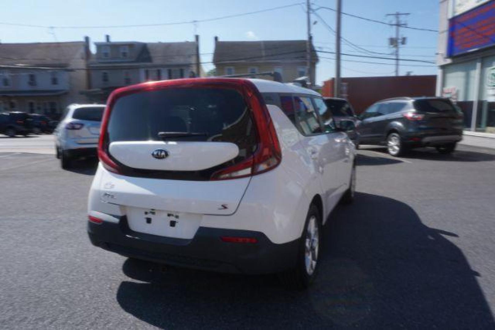 2020 Snow White Pearl Kia Soul S (KNDJ23AU1L7) with an 2.0L L4 DOHC 16V engine, Continuously Variable Transmission transmission, located at 312 Centre Ave, Schuylkill Haven, PA, 17972, (570) 593-5278, 40.638130, -76.177383 - aluminum/alloy wheels - Photo#10