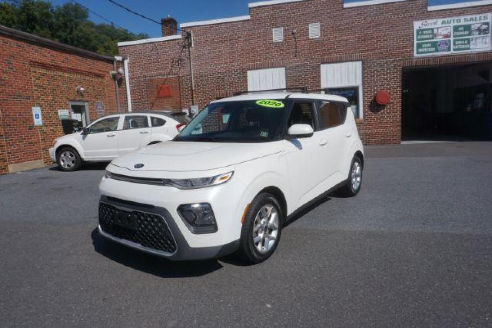 2020 Snow White Pearl Kia Soul S (KNDJ23AU1L7) with an 2.0L L4 DOHC 16V engine, Continuously Variable Transmission transmission, located at 312 Centre Ave, Schuylkill Haven, PA, 17972, (570) 593-5278, 40.638130, -76.177383 - aluminum/alloy wheels - Photo#2