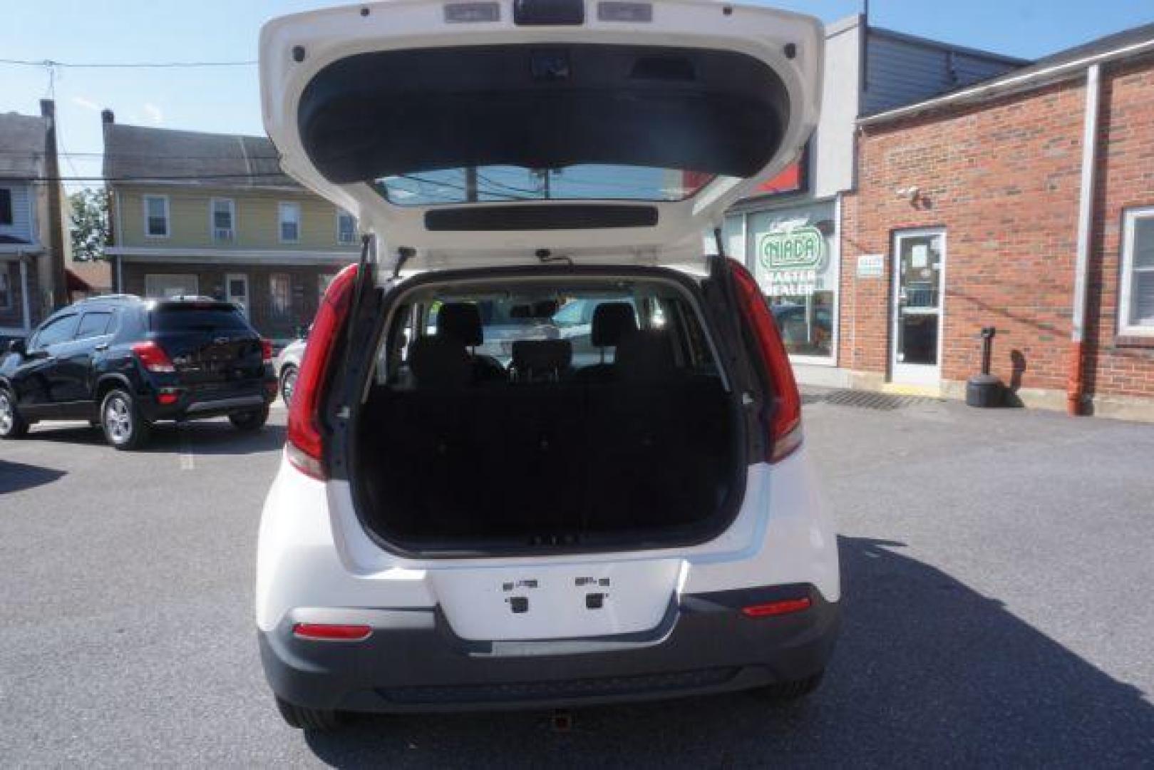 2020 Snow White Pearl Kia Soul S (KNDJ23AU1L7) with an 2.0L L4 DOHC 16V engine, Continuously Variable Transmission transmission, located at 312 Centre Ave, Schuylkill Haven, PA, 17972, (570) 593-5278, 40.638130, -76.177383 - aluminum/alloy wheels - Photo#41