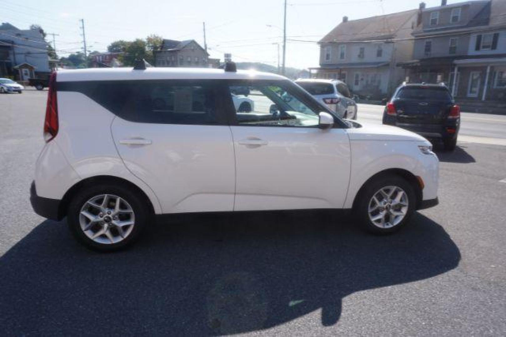 2020 Snow White Pearl Kia Soul S (KNDJ23AU1L7) with an 2.0L L4 DOHC 16V engine, Continuously Variable Transmission transmission, located at 312 Centre Ave, Schuylkill Haven, PA, 17972, (570) 593-5278, 40.638130, -76.177383 - aluminum/alloy wheels - Photo#8