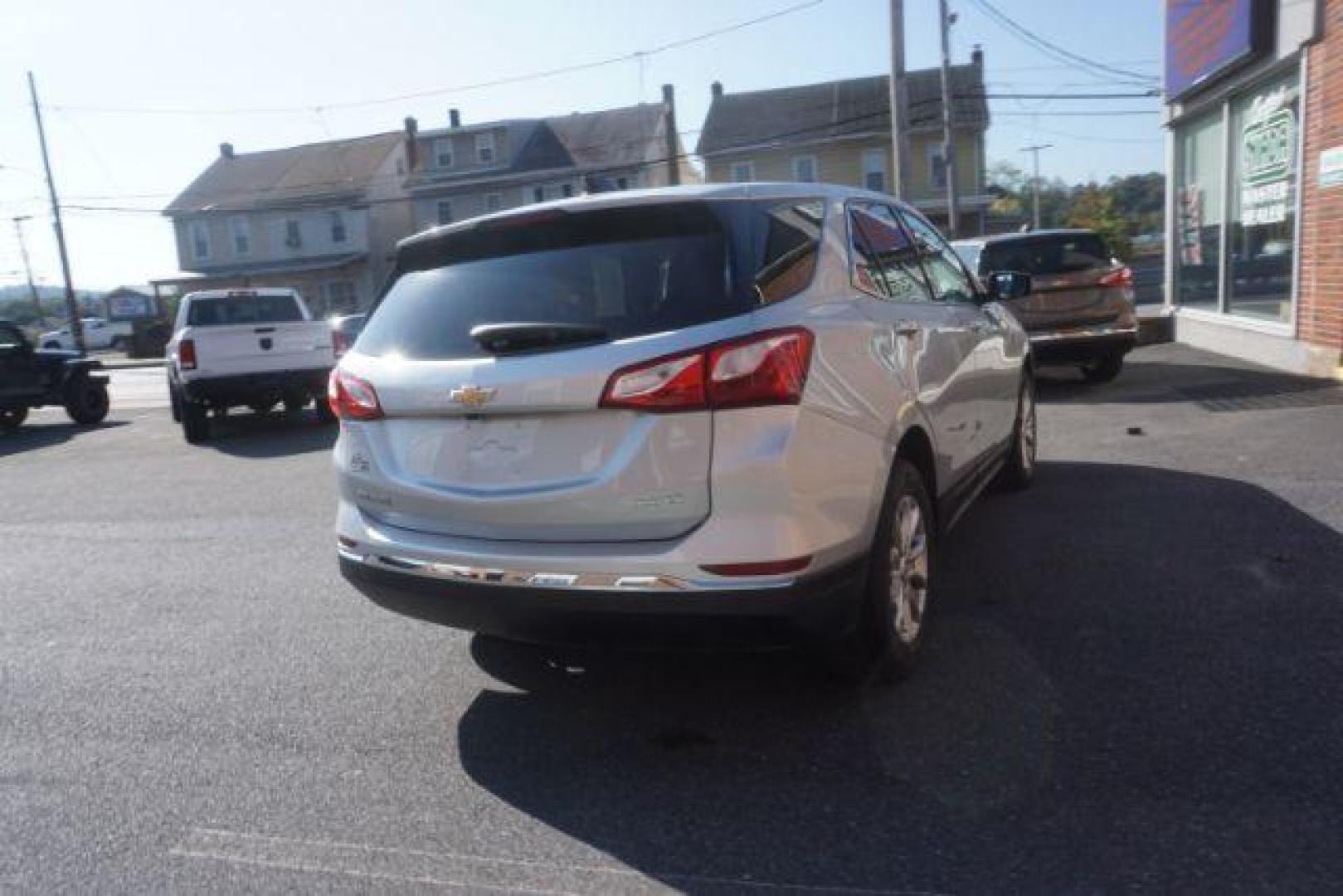 2018 Silver Ice Metallic Chevrolet Equinox LT AWD (2GNAXSEV1J6) with an 1.5L L4 DOHC 16V TURBO engine, 6-Speed Automatic transmission, located at 312 Centre Ave, Schuylkill Haven, PA, 17972, (570) 593-5278, 40.638130, -76.177383 - power liftgate - Photo#11