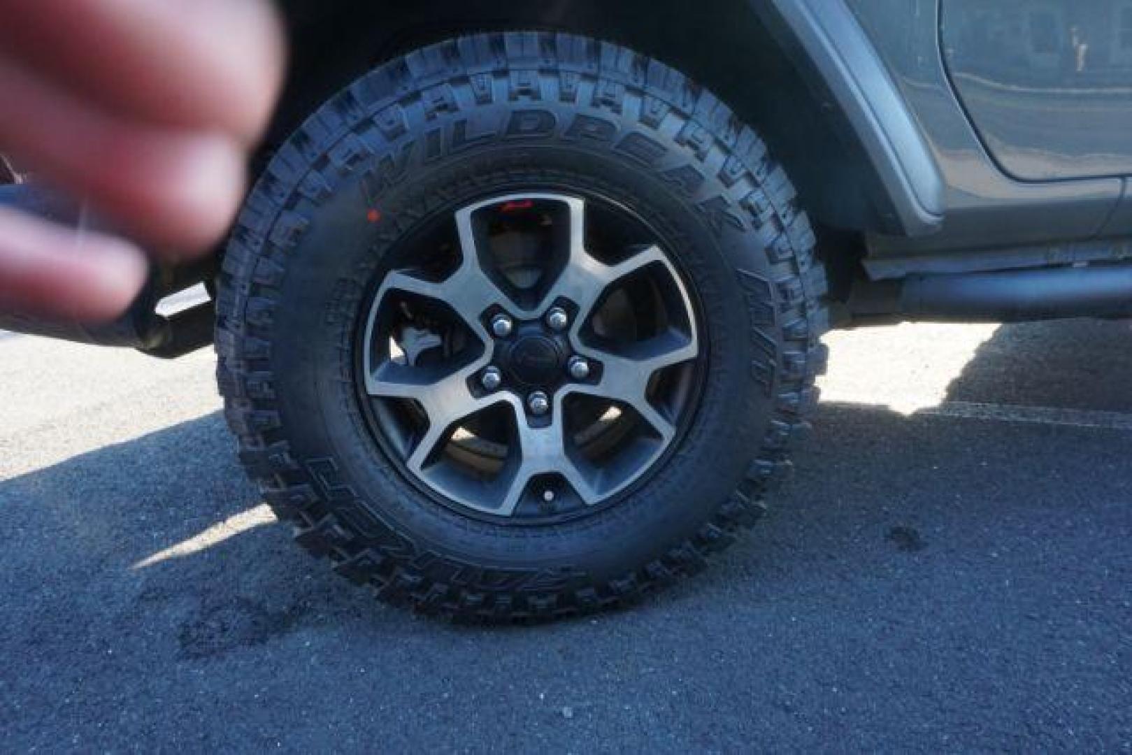 2020 Gray Jeep Wrangler Sport 4WD (1C4GJXAGXLW) with an 3.6L V6 DOHC 24V FFV engine, 6-Speed Manual transmission, located at 312 Centre Ave, Schuylkill Haven, PA, 17972, (570) 593-5278, 40.638130, -76.177383 - Manual Transmission, fixed running boards, locking/limited slip differential - Photo#9