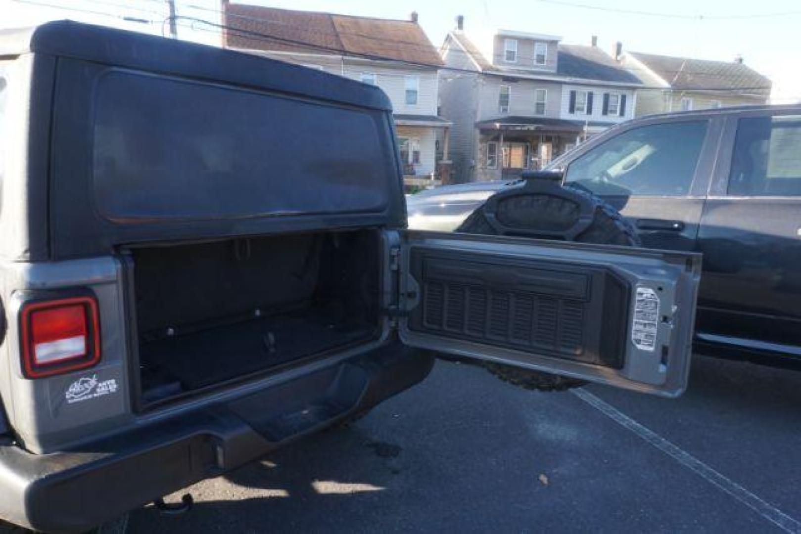 2020 Gray Jeep Wrangler Sport 4WD (1C4GJXAGXLW) with an 3.6L V6 DOHC 24V FFV engine, 6-Speed Manual transmission, located at 312 Centre Ave, Schuylkill Haven, PA, 17972, (570) 593-5278, 40.638130, -76.177383 - Manual Transmission, fixed running boards, locking/limited slip differential - Photo#30