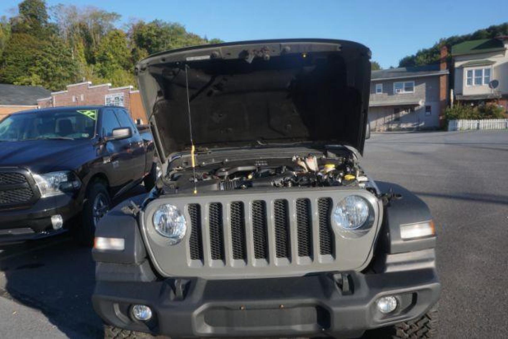 2020 Gray Jeep Wrangler Sport 4WD (1C4GJXAGXLW) with an 3.6L V6 DOHC 24V FFV engine, 6-Speed Manual transmission, located at 312 Centre Ave, Schuylkill Haven, PA, 17972, (570) 593-5278, 40.638130, -76.177383 - Manual Transmission, fixed running boards, locking/limited slip differential - Photo#41