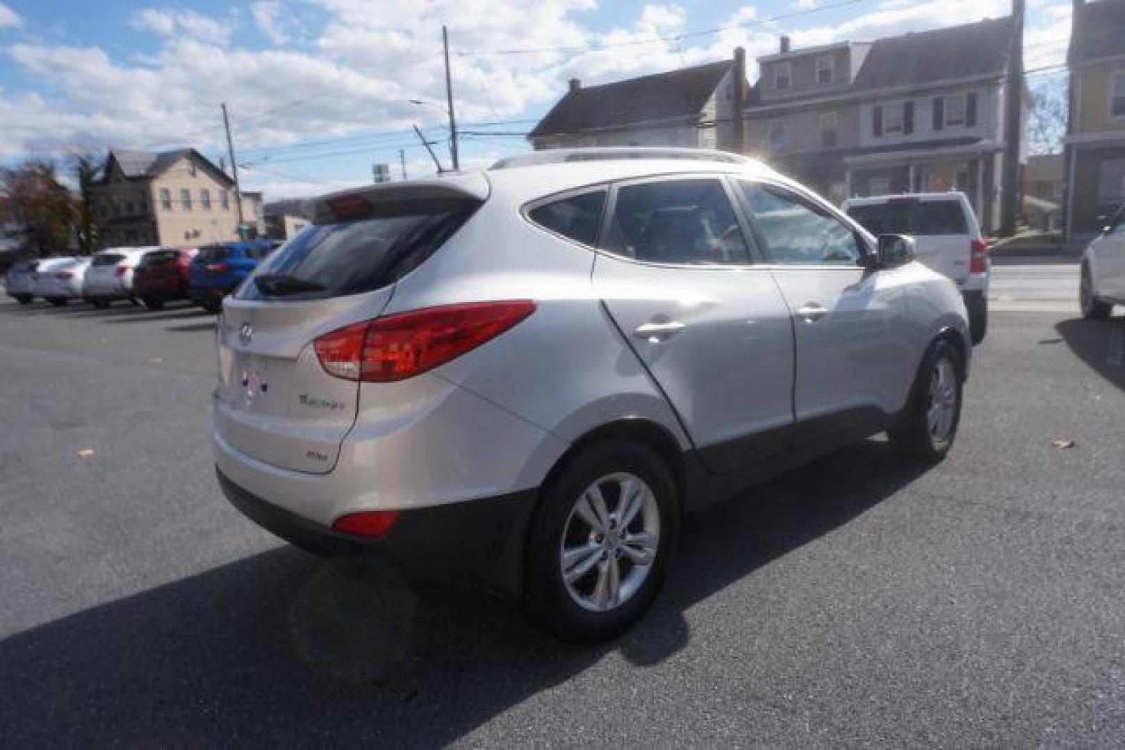 2013 Diamond Silver Metallic Hyundai Tucson GLS AWD (KM8JUCAC9DU) with an 2.4L L4 DOHC 16V engine, 6-Speed Automatic transmission, located at 312 Centre Ave, Schuylkill Haven, PA, 17972, (570) 593-5278, 40.638130, -76.177383 - Photo#9