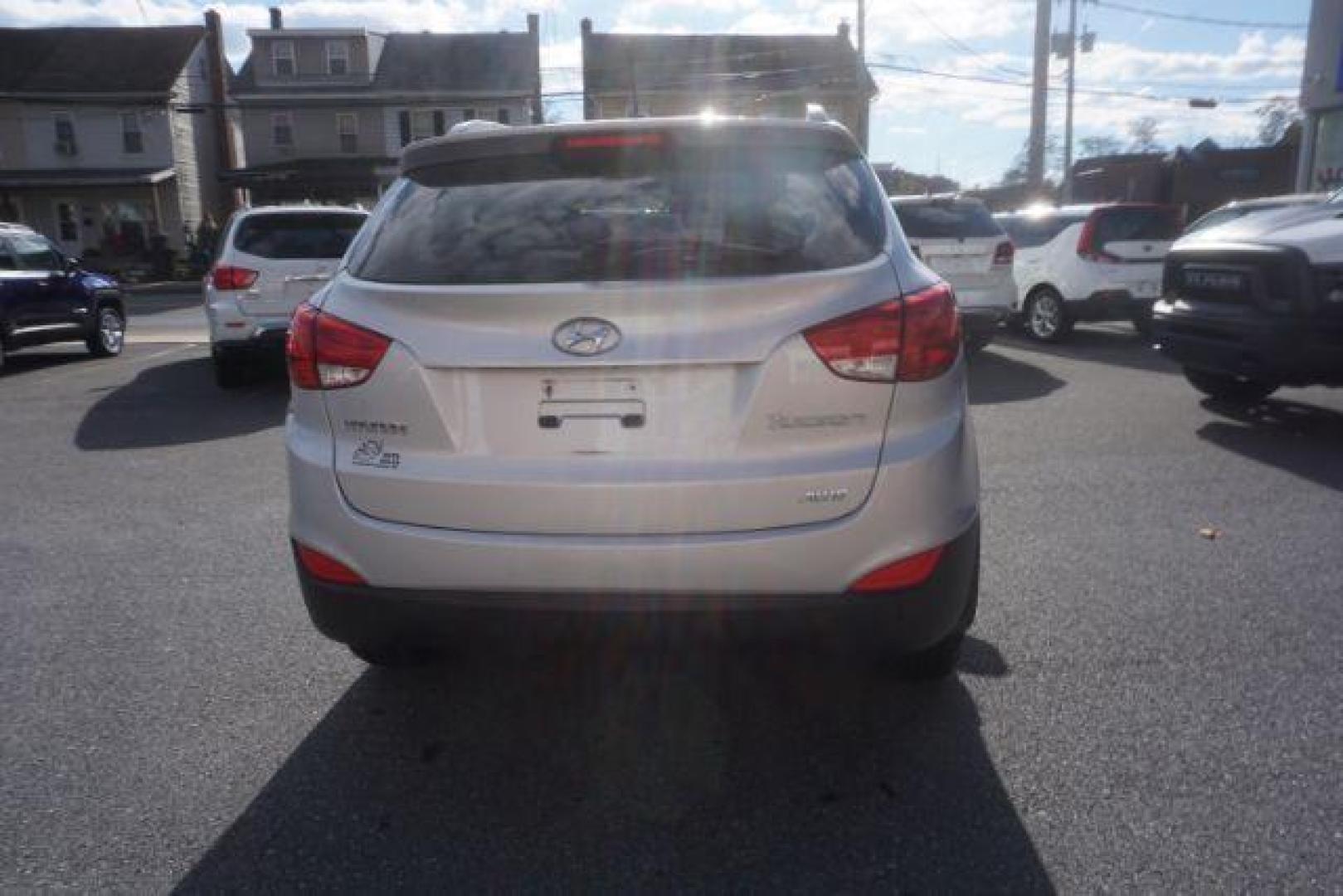 2013 Diamond Silver Metallic Hyundai Tucson GLS AWD (KM8JUCAC9DU) with an 2.4L L4 DOHC 16V engine, 6-Speed Automatic transmission, located at 312 Centre Ave, Schuylkill Haven, PA, 17972, (570) 593-5278, 40.638130, -76.177383 - Photo#10