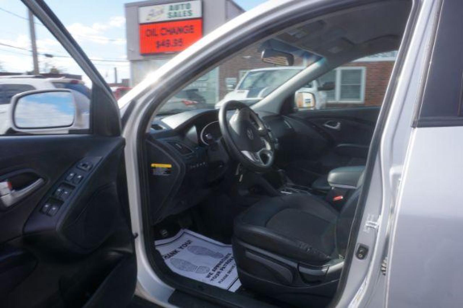 2013 Diamond Silver Metallic Hyundai Tucson GLS AWD (KM8JUCAC9DU) with an 2.4L L4 DOHC 16V engine, 6-Speed Automatic transmission, located at 312 Centre Ave, Schuylkill Haven, PA, 17972, (570) 593-5278, 40.638130, -76.177383 - Photo#18