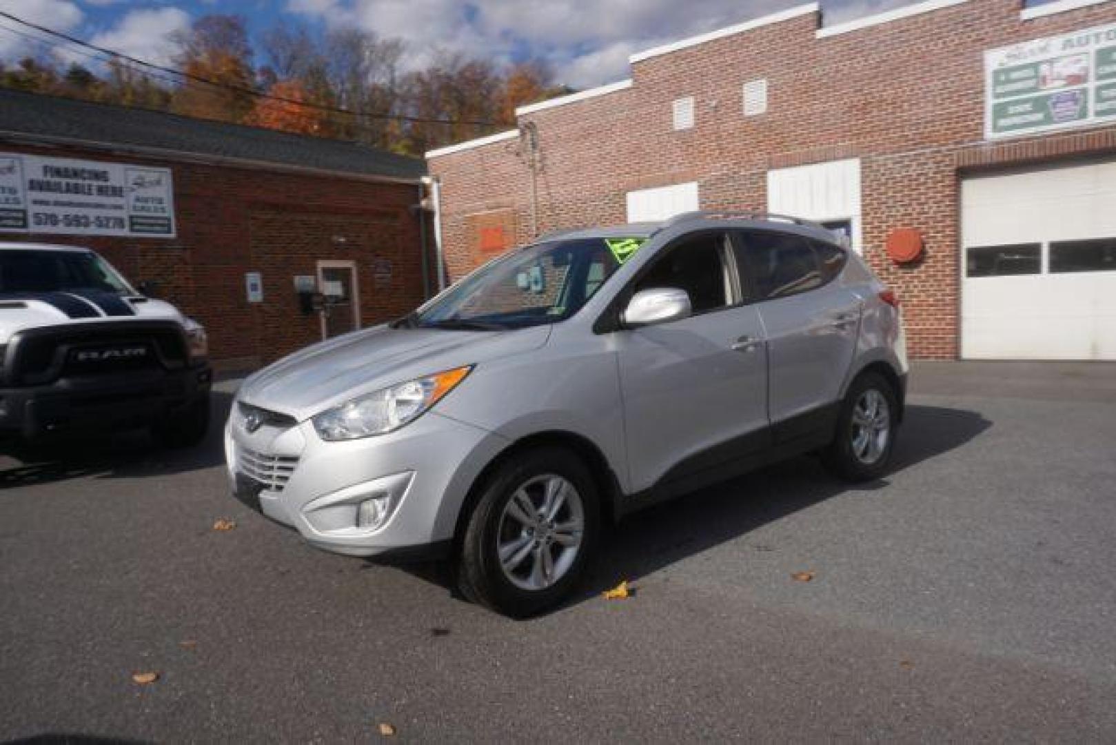 2013 Diamond Silver Metallic Hyundai Tucson GLS AWD (KM8JUCAC9DU) with an 2.4L L4 DOHC 16V engine, 6-Speed Automatic transmission, located at 312 Centre Ave, Schuylkill Haven, PA, 17972, (570) 593-5278, 40.638130, -76.177383 - Photo#1