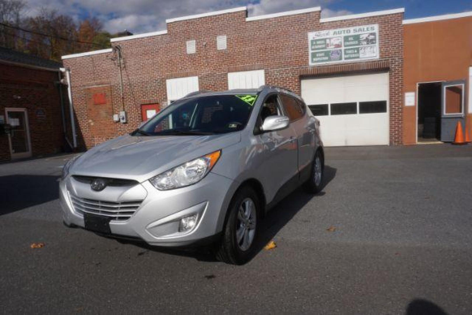 2013 Diamond Silver Metallic Hyundai Tucson GLS AWD (KM8JUCAC9DU) with an 2.4L L4 DOHC 16V engine, 6-Speed Automatic transmission, located at 312 Centre Ave, Schuylkill Haven, PA, 17972, (570) 593-5278, 40.638130, -76.177383 - Photo#2