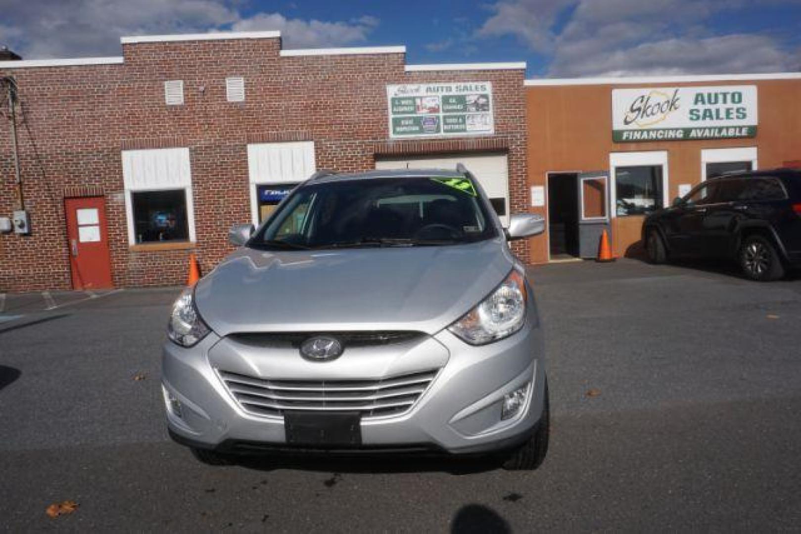 2013 Diamond Silver Metallic Hyundai Tucson GLS AWD (KM8JUCAC9DU) with an 2.4L L4 DOHC 16V engine, 6-Speed Automatic transmission, located at 312 Centre Ave, Schuylkill Haven, PA, 17972, (570) 593-5278, 40.638130, -76.177383 - Photo#3