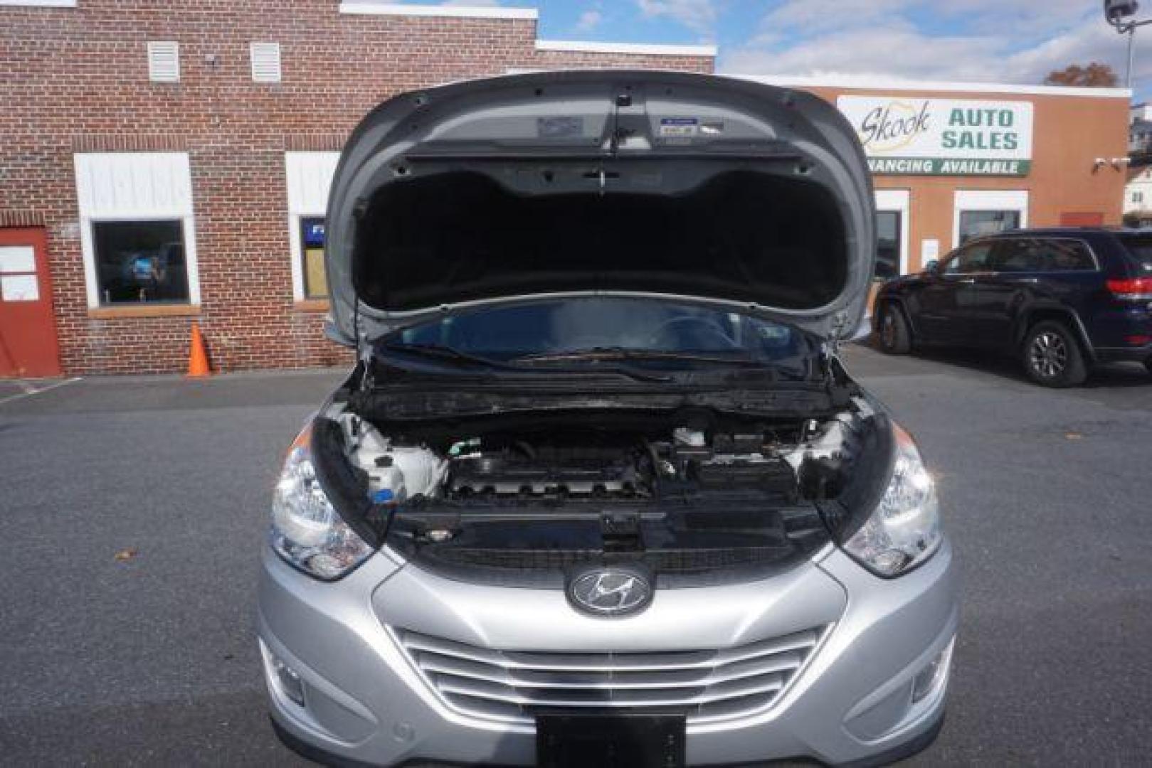 2013 Diamond Silver Metallic Hyundai Tucson GLS AWD (KM8JUCAC9DU) with an 2.4L L4 DOHC 16V engine, 6-Speed Automatic transmission, located at 312 Centre Ave, Schuylkill Haven, PA, 17972, (570) 593-5278, 40.638130, -76.177383 - Photo#52