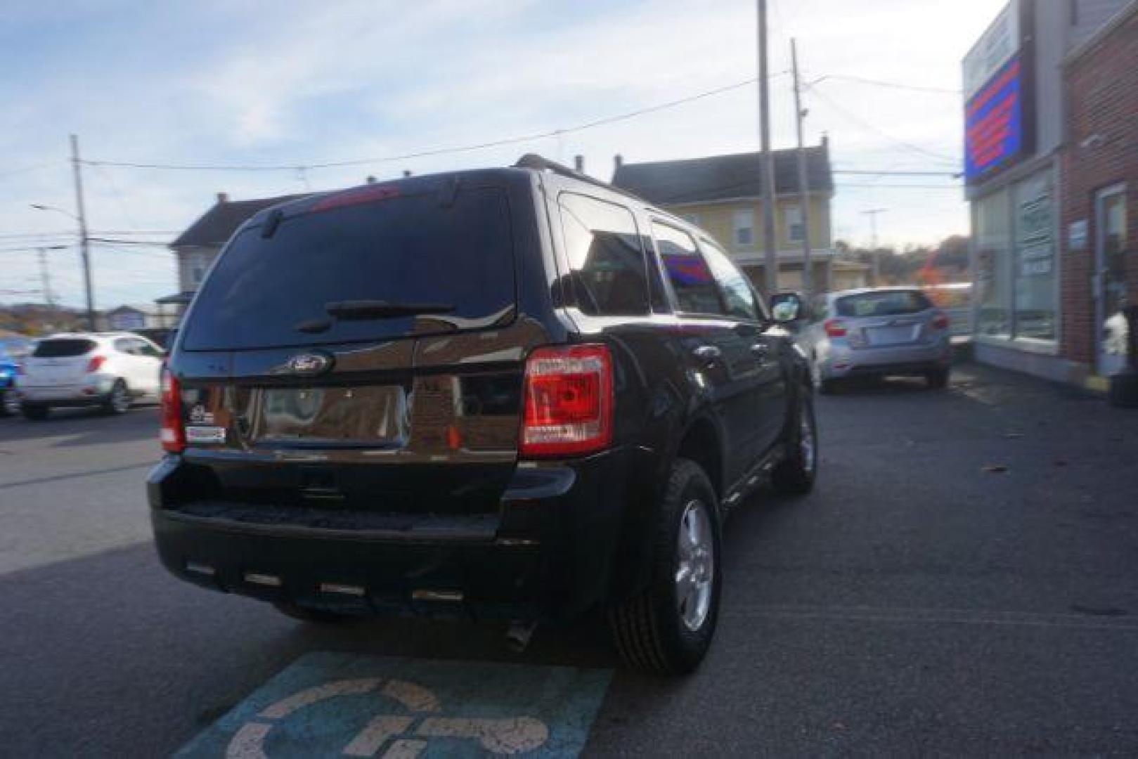 2012 Black Ford Escape XLT 4WD (1FMCU9D71CK) with an 2.5L L4 DOHC 16V engine, 6-Speed Automatic transmission, located at 312 Centre Ave, Schuylkill Haven, PA, 17972, (570) 593-5278, 40.638130, -76.177383 - Photo#9