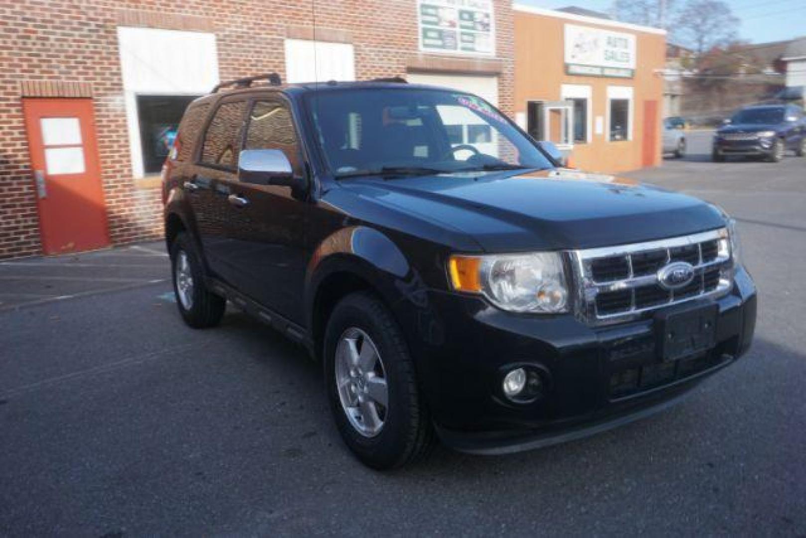 2012 Black Ford Escape XLT 4WD (1FMCU9D71CK) with an 2.5L L4 DOHC 16V engine, 6-Speed Automatic transmission, located at 312 Centre Ave, Schuylkill Haven, PA, 17972, (570) 593-5278, 40.638130, -76.177383 - Photo#4