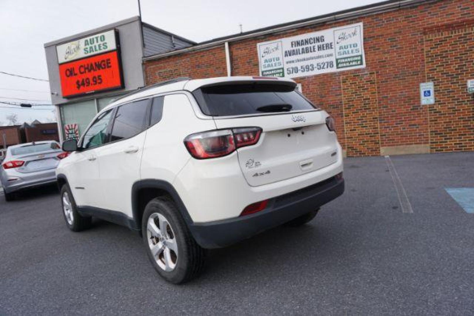 2018 White Clear Coat Jeep Compass Latitude 4WD (3C4NJDBB3JT) with an 2.4L L4 DOHC 16V engine, Continuously Variable Transmission transmission, located at 312 Centre Ave, Schuylkill Haven, PA, 17972, (570) 593-5278, 40.638130, -76.177383 - Photo#11