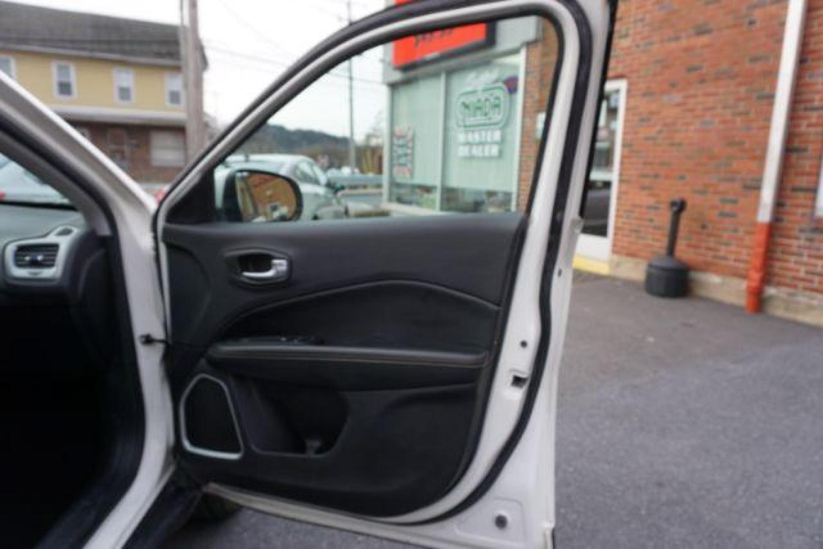 2018 White Clear Coat Jeep Compass Latitude 4WD (3C4NJDBB3JT) with an 2.4L L4 DOHC 16V engine, Continuously Variable Transmission transmission, located at 312 Centre Ave, Schuylkill Haven, PA, 17972, (570) 593-5278, 40.638130, -76.177383 - Photo#44