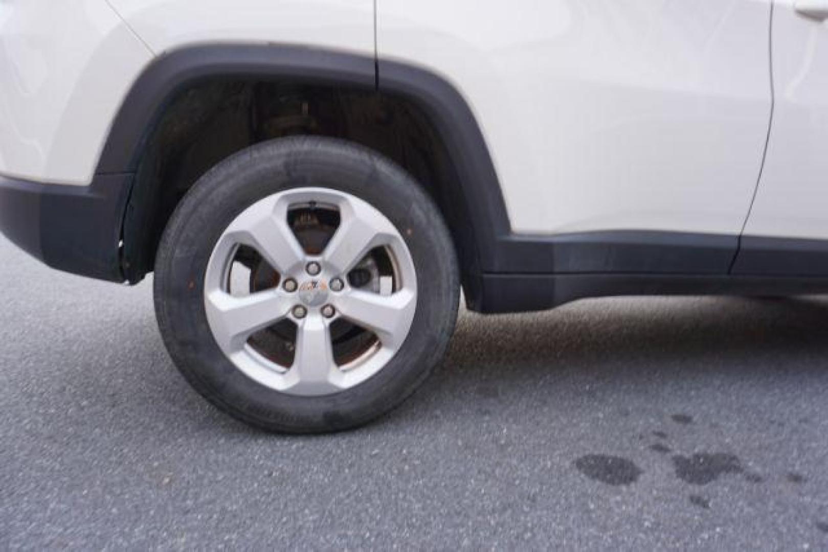 2018 White Clear Coat Jeep Compass Latitude 4WD (3C4NJDBB3JT) with an 2.4L L4 DOHC 16V engine, Continuously Variable Transmission transmission, located at 312 Centre Ave, Schuylkill Haven, PA, 17972, (570) 593-5278, 40.638130, -76.177383 - Photo#6