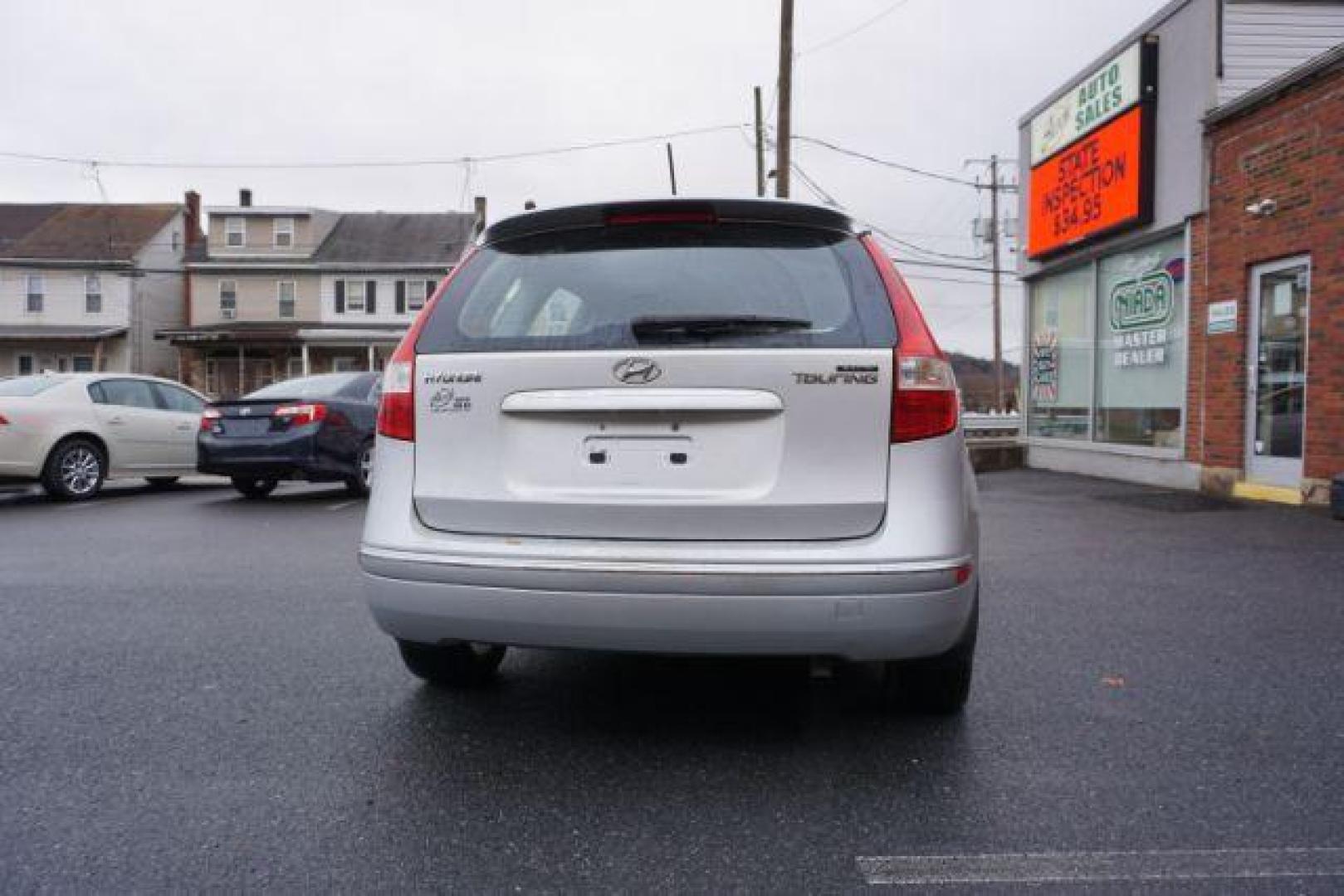 2010 Quicksilver Metallic Hyundai Elantra Touring SE Automatic (KMHDC8AE2AU) with an 2.0L L4 DOHC 16V engine, 4-Speed Automatic transmission, located at 312 Centre Ave, Schuylkill Haven, PA, 17972, (570) 593-5278, 40.638130, -76.177383 - Photo#9