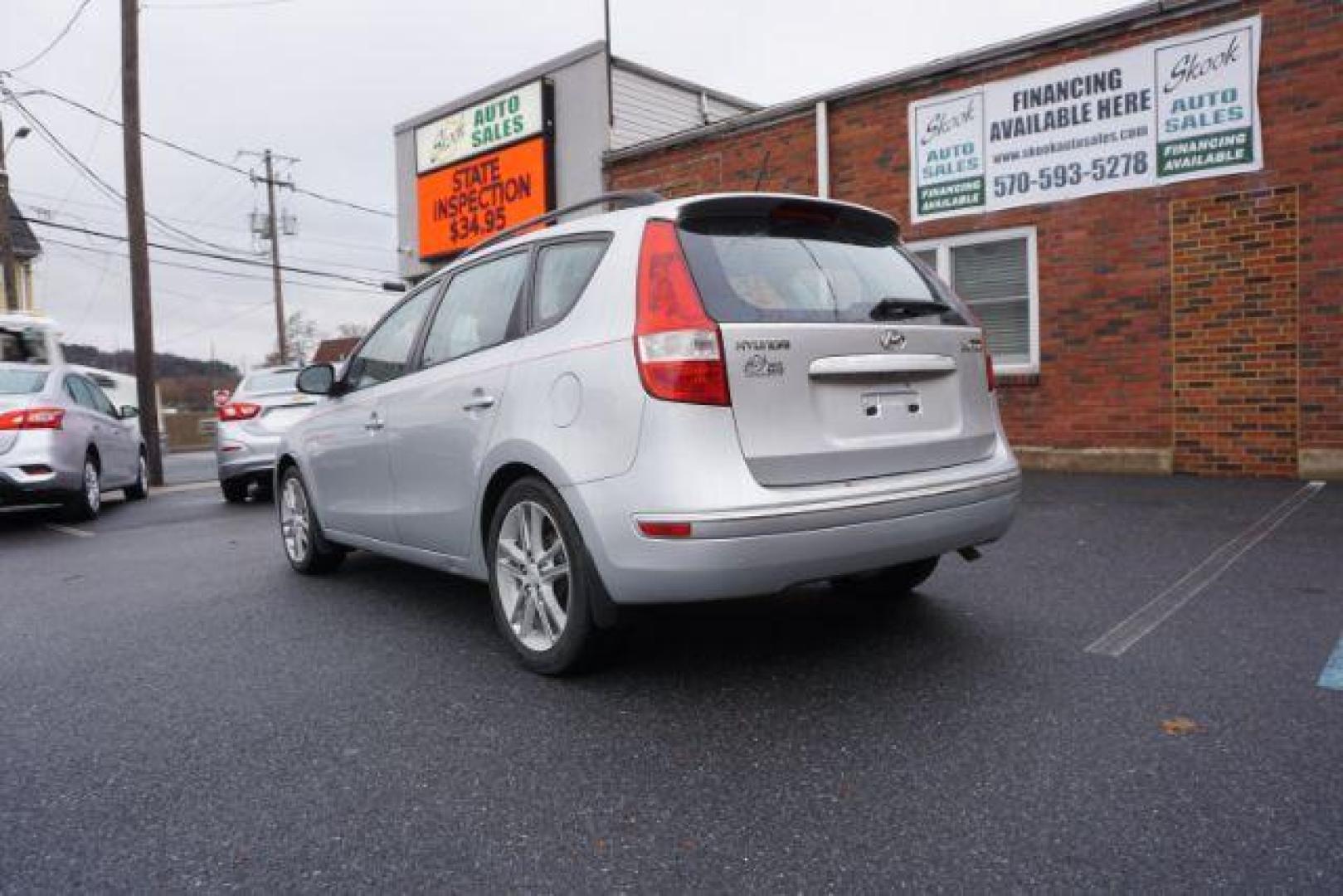 2010 Quicksilver Metallic Hyundai Elantra Touring SE Automatic (KMHDC8AE2AU) with an 2.0L L4 DOHC 16V engine, 4-Speed Automatic transmission, located at 312 Centre Ave, Schuylkill Haven, PA, 17972, (570) 593-5278, 40.638130, -76.177383 - Photo#10