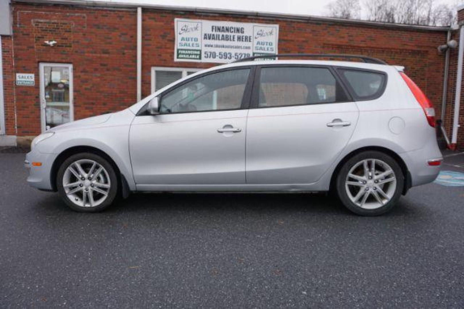 2010 Quicksilver Metallic Hyundai Elantra Touring SE Automatic (KMHDC8AE2AU) with an 2.0L L4 DOHC 16V engine, 4-Speed Automatic transmission, located at 312 Centre Ave, Schuylkill Haven, PA, 17972, (570) 593-5278, 40.638130, -76.177383 - Photo#13