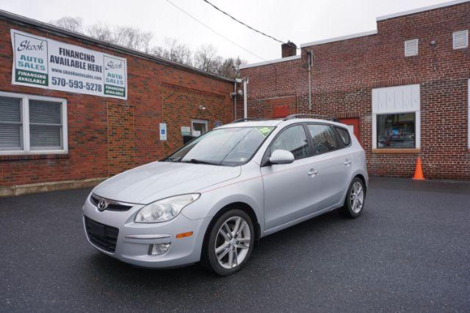 2010 Quicksilver Metallic Hyundai Elantra Touring SE Automatic (KMHDC8AE2AU) with an 2.0L L4 DOHC 16V engine, 4-Speed Automatic transmission, located at 312 Centre Ave, Schuylkill Haven, PA, 17972, (570) 593-5278, 40.638130, -76.177383 - Photo#1