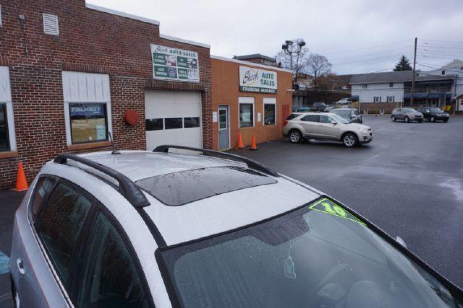 2010 Quicksilver Metallic Hyundai Elantra Touring SE Automatic (KMHDC8AE2AU) with an 2.0L L4 DOHC 16V engine, 4-Speed Automatic transmission, located at 312 Centre Ave, Schuylkill Haven, PA, 17972, (570) 593-5278, 40.638130, -76.177383 - Photo#4