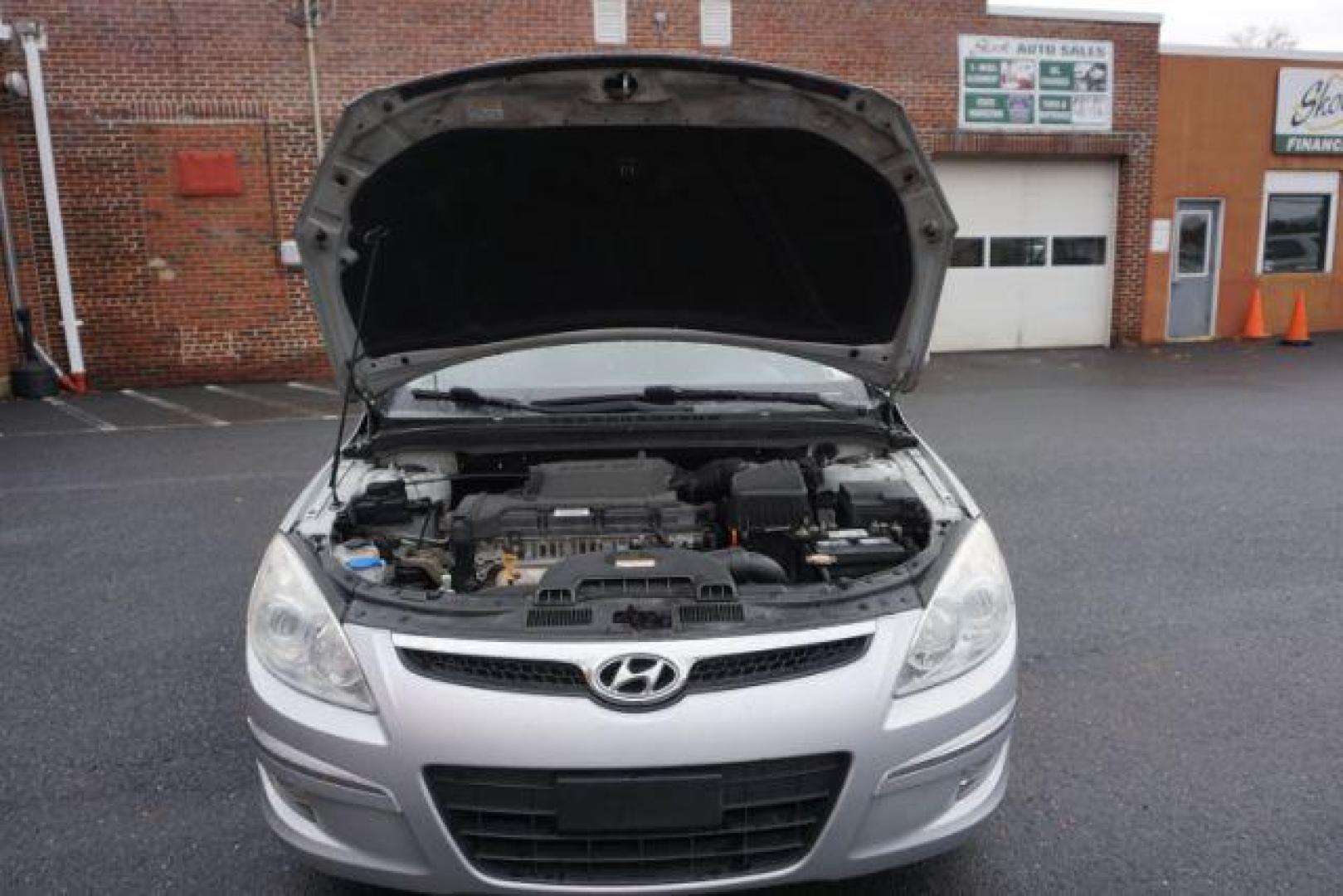 2010 Quicksilver Metallic Hyundai Elantra Touring SE Automatic (KMHDC8AE2AU) with an 2.0L L4 DOHC 16V engine, 4-Speed Automatic transmission, located at 312 Centre Ave, Schuylkill Haven, PA, 17972, (570) 593-5278, 40.638130, -76.177383 - Photo#51