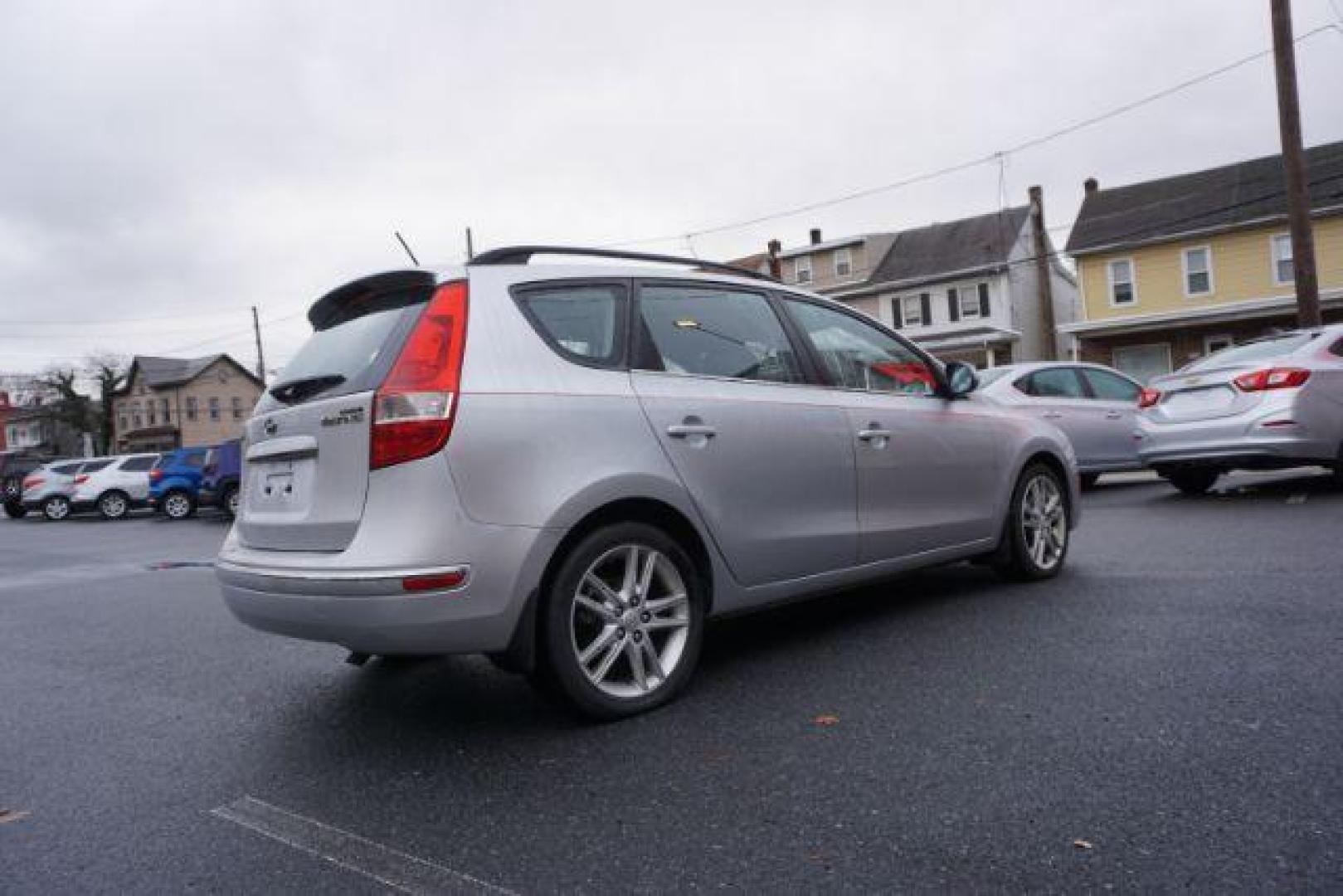 2010 Quicksilver Metallic Hyundai Elantra Touring SE Automatic (KMHDC8AE2AU) with an 2.0L L4 DOHC 16V engine, 4-Speed Automatic transmission, located at 312 Centre Ave, Schuylkill Haven, PA, 17972, (570) 593-5278, 40.638130, -76.177383 - Photo#8