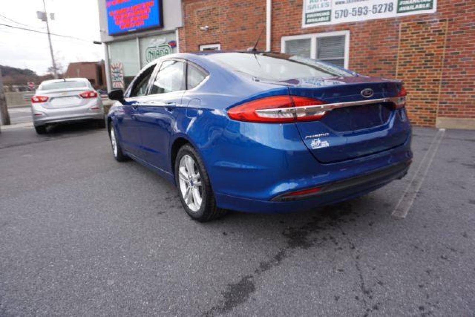 2018 Blue Metallic Ford Fusion SE (3FA6P0H73JR) with an 2.5L L4 DOHC 16V engine, 6-Speed Automatic transmission, located at 312 Centre Ave, Schuylkill Haven, PA, 17972, (570) 593-5278, 40.638130, -76.177383 - Photo#12