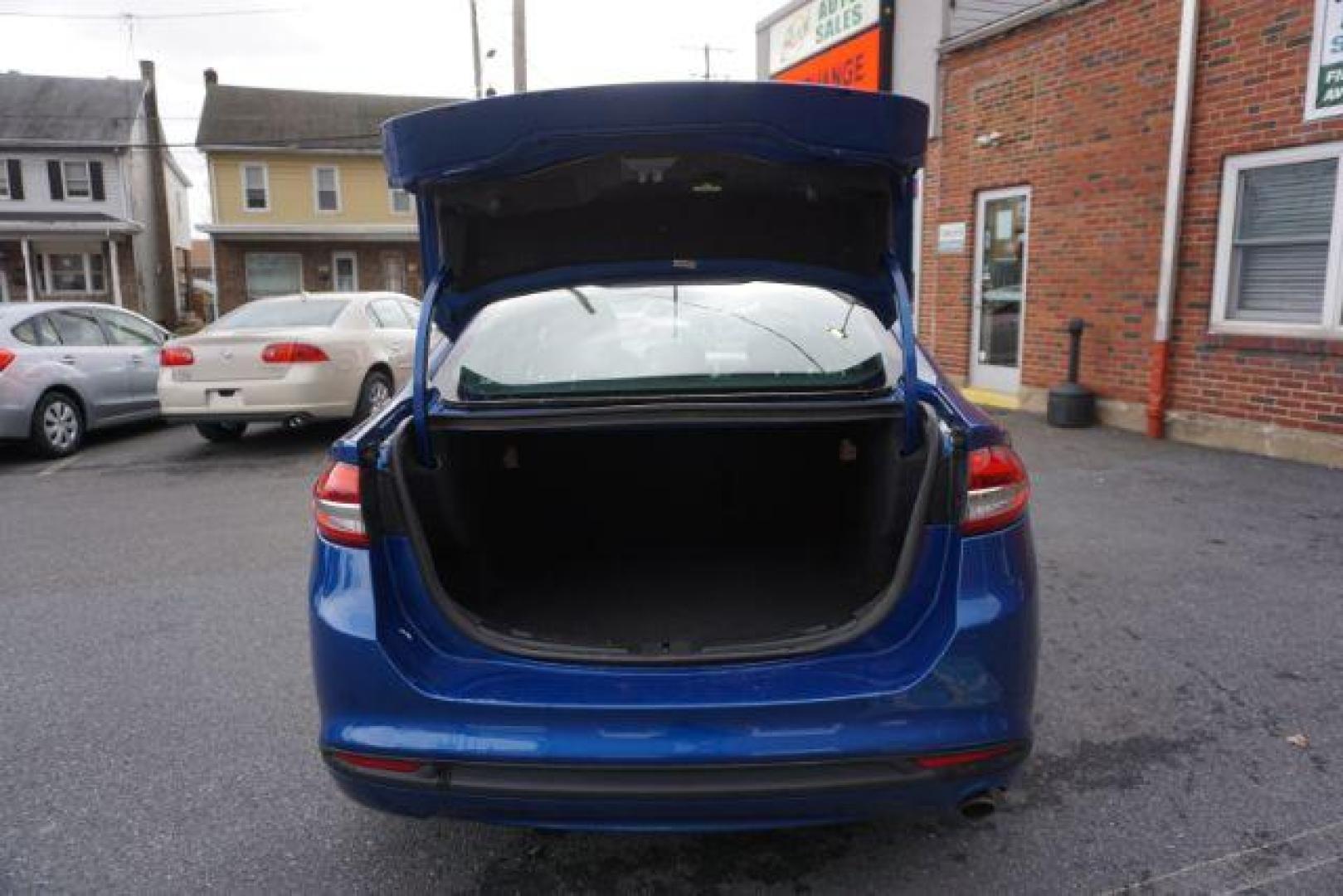 2018 Blue Metallic Ford Fusion SE (3FA6P0H73JR) with an 2.5L L4 DOHC 16V engine, 6-Speed Automatic transmission, located at 312 Centre Ave, Schuylkill Haven, PA, 17972, (570) 593-5278, 40.638130, -76.177383 - Photo#39