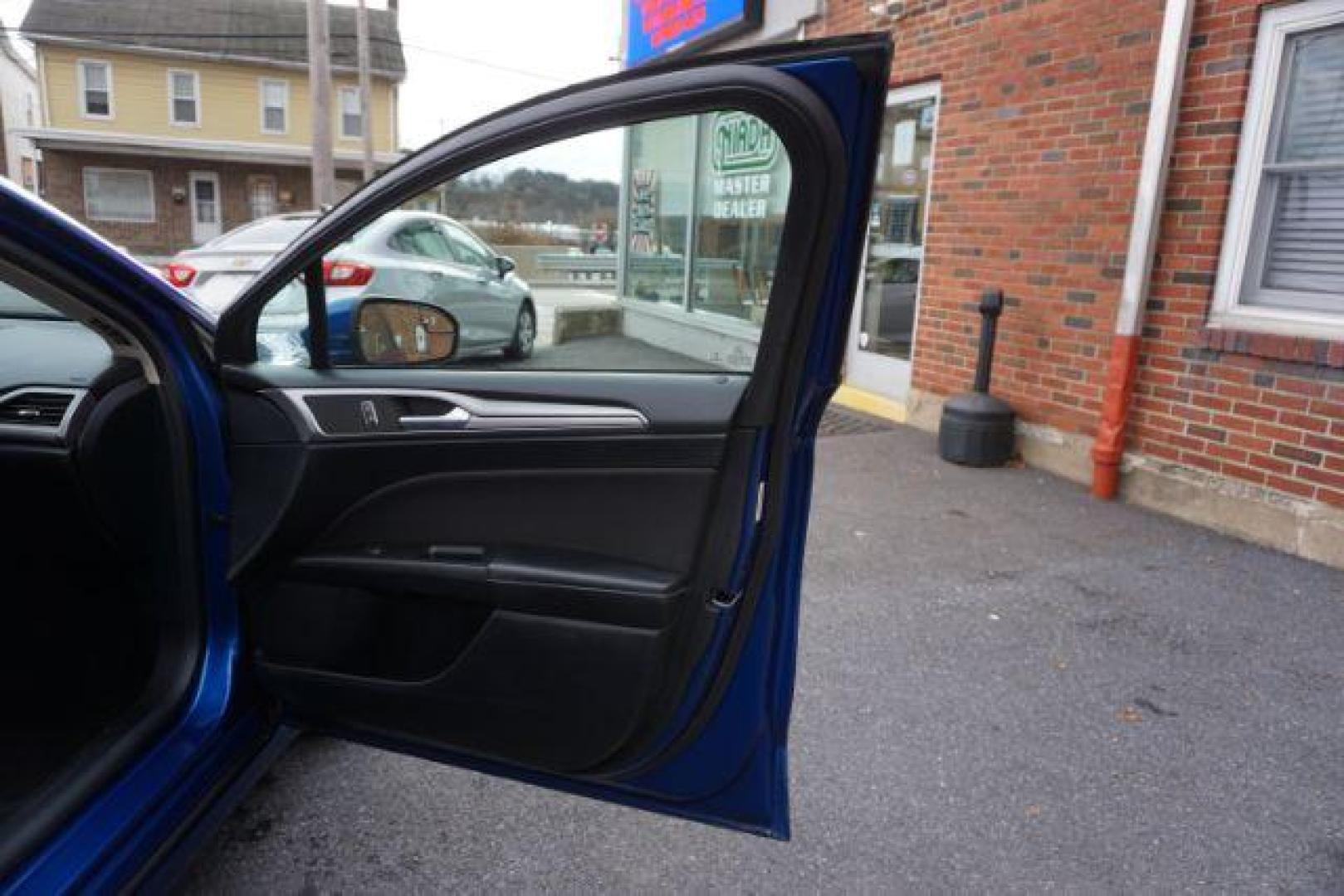 2018 Blue Metallic Ford Fusion SE (3FA6P0H73JR) with an 2.5L L4 DOHC 16V engine, 6-Speed Automatic transmission, located at 312 Centre Ave, Schuylkill Haven, PA, 17972, (570) 593-5278, 40.638130, -76.177383 - Photo#46