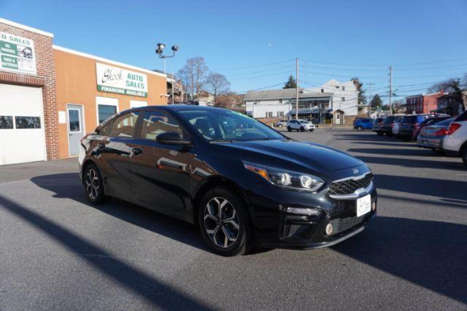 2020 Aurora Black Pearl /Black, cloth Kia Forte FE (3KPF24AD0LE) with an 2.0L L4 DOHC 16V engine, Continuously Variable Transmission transmission, located at 312 Centre Ave, Schuylkill Haven, PA, 17972, (570) 593-5278, 40.638130, -76.177383 - aluminum/alloy wheels - Photo#4