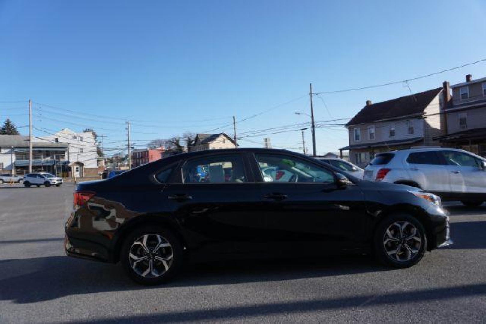 2020 Aurora Black Pearl /Black, cloth Kia Forte FE (3KPF24AD0LE) with an 2.0L L4 DOHC 16V engine, Continuously Variable Transmission transmission, located at 312 Centre Ave, Schuylkill Haven, PA, 17972, (570) 593-5278, 40.638130, -76.177383 - aluminum/alloy wheels - Photo#7