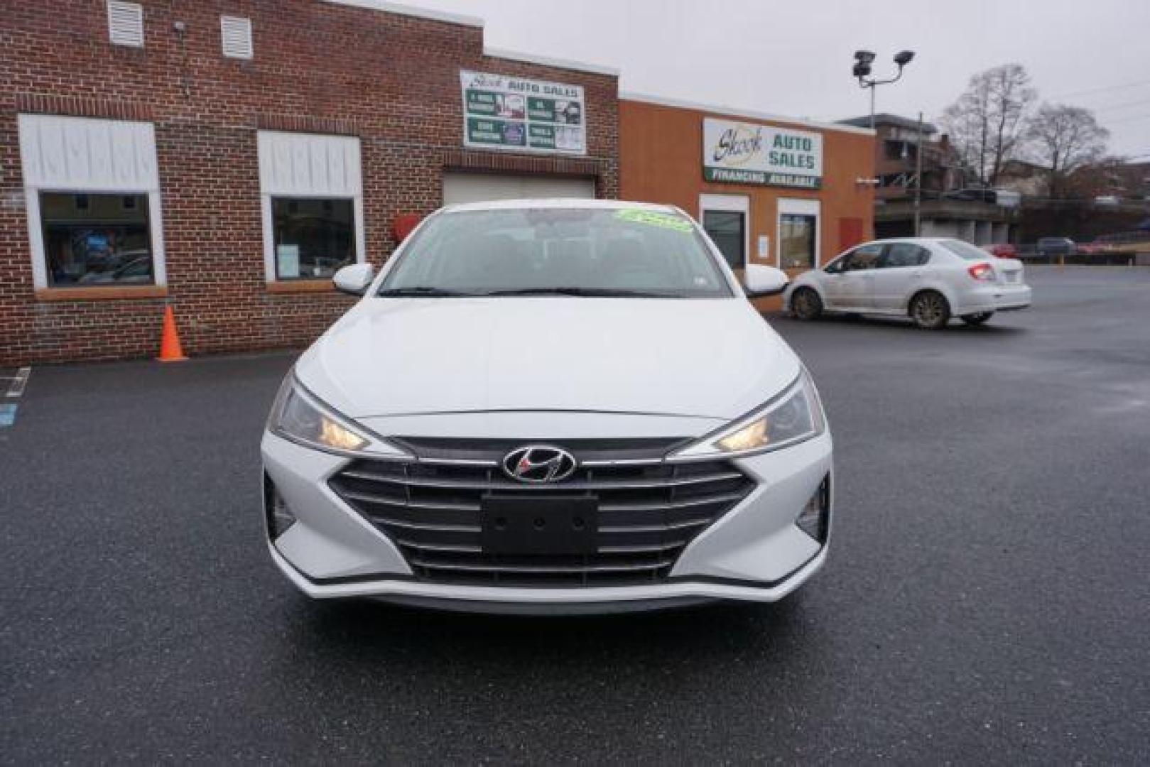 2020 Quartz White Pearl /Black, cloth Hyundai Elantra SE 6AT (5NPD74LF2LH) with an 1.8L L4 DOHC 16V engine, 6-Speed Automatic transmission, located at 312 Centre Ave, Schuylkill Haven, PA, 17972, (570) 593-5278, 40.638130, -76.177383 - aluminum/alloy wheels - Photo#3