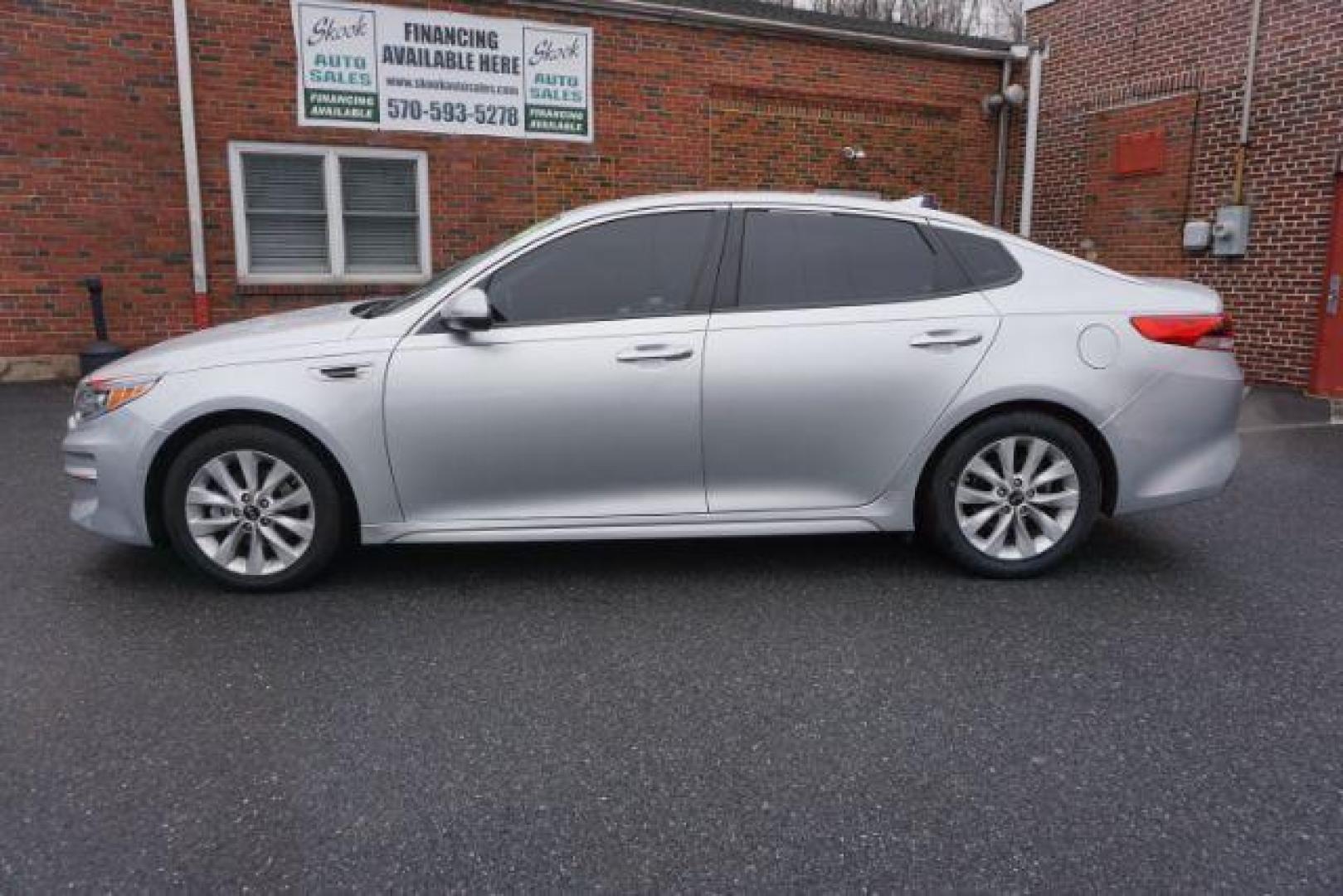 2018 Silky Silver /Black Cloth, cloth Kia Optima LX (5XXGT4L3XJG) with an 2.4L L4 DOHC 16V engine, 6-Speed Automatic transmission, located at 312 Centre Ave, Schuylkill Haven, PA, 17972, (570) 593-5278, 40.638130, -76.177383 - blind spot monitor, rear parking sensors - Photo#15