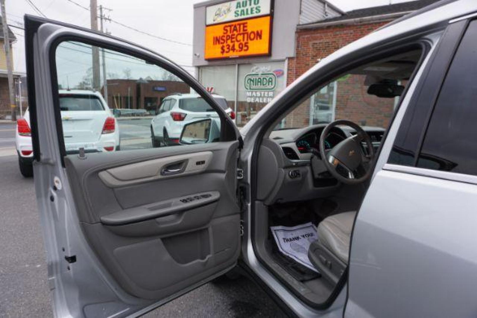 2017 Silver Ice Metallic /Ebony, premium leather Chevrolet Traverse Premier AWD (1GNKVJKD2HJ) with an 3.6L V6 DOHC 24V engine, 6-Speed Automatic transmission, located at 312 Centre Ave, Schuylkill Haven, PA, 17972, (570) 593-5278, 40.638130, -76.177383 - automatic climate control, blind spot monitor, navigation, rear parking sensors, univ garage door opener, aluminum/alloy wheels, leather seats, luggage rack, power driver's seat, power passenger seat, rear bucket seats, towing/camper pkg, driver's seat memory, heated front seats, Bose Premium Stereo - Photo#15