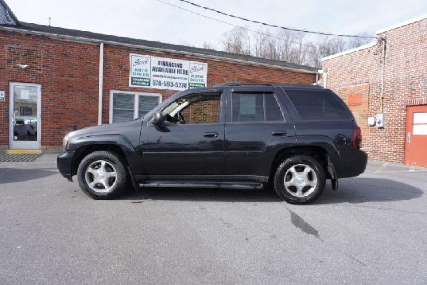 2009 Black Chevrolet TrailBlazer LT1 4WD (1GNDT33S392) with an 4.2L L6 DOHC 24V engine, 4-Speed Automatic transmission, located at 312 Centre Ave, Schuylkill Haven, PA, 17972, (570) 593-5278, 40.638130, -76.177383 - Photo#0