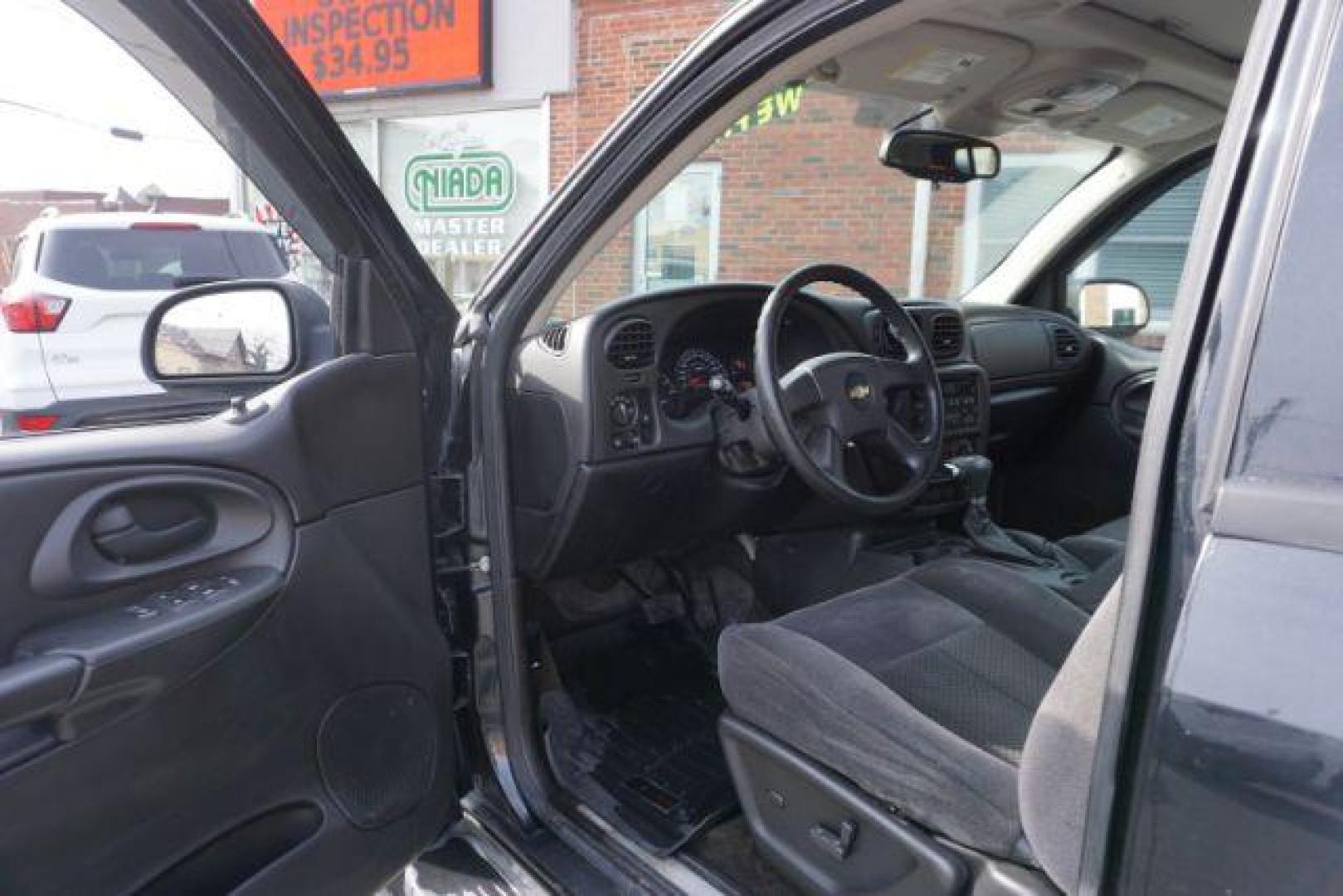 2009 Black Chevrolet TrailBlazer LT1 4WD (1GNDT33S392) with an 4.2L L6 DOHC 24V engine, 4-Speed Automatic transmission, located at 312 Centre Ave, Schuylkill Haven, PA, 17972, (570) 593-5278, 40.638130, -76.177383 - Photo#19