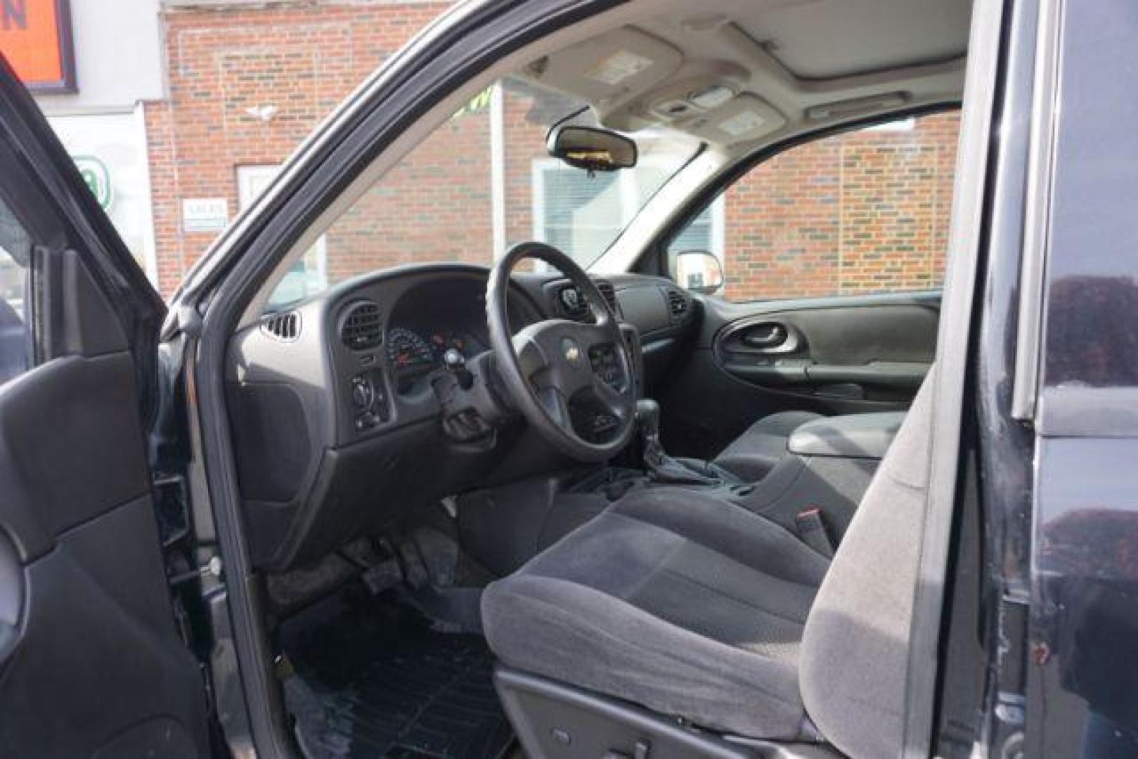 2009 Black Chevrolet TrailBlazer LT1 4WD (1GNDT33S392) with an 4.2L L6 DOHC 24V engine, 4-Speed Automatic transmission, located at 312 Centre Ave, Schuylkill Haven, PA, 17972, (570) 593-5278, 40.638130, -76.177383 - Photo#20