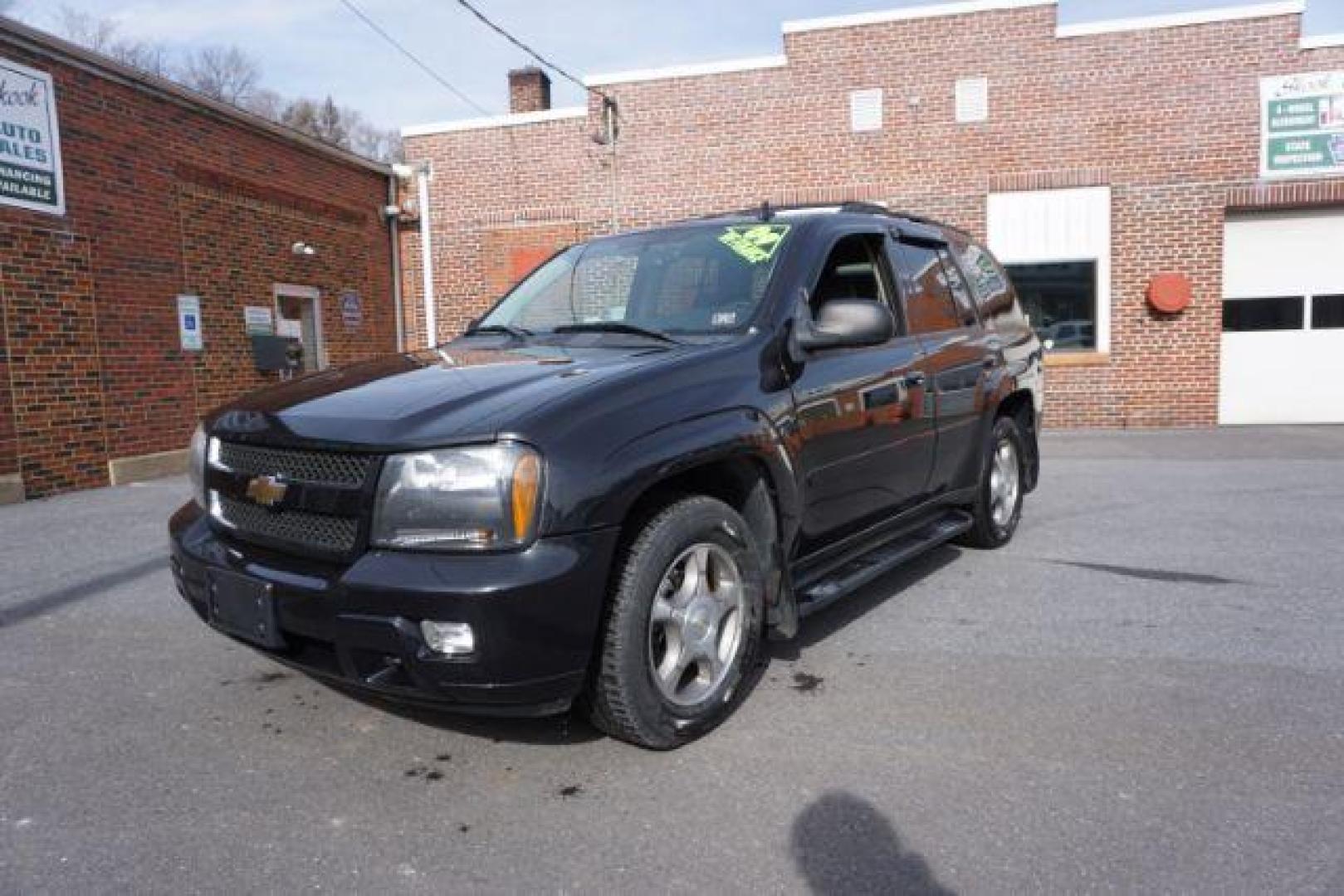 2009 Black Chevrolet TrailBlazer LT1 4WD (1GNDT33S392) with an 4.2L L6 DOHC 24V engine, 4-Speed Automatic transmission, located at 312 Centre Ave, Schuylkill Haven, PA, 17972, (570) 593-5278, 40.638130, -76.177383 - Photo#2