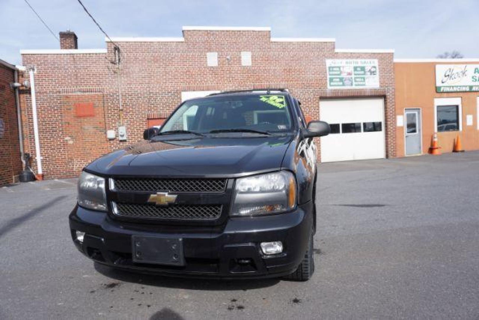 2009 Black Chevrolet TrailBlazer LT1 4WD (1GNDT33S392) with an 4.2L L6 DOHC 24V engine, 4-Speed Automatic transmission, located at 312 Centre Ave, Schuylkill Haven, PA, 17972, (570) 593-5278, 40.638130, -76.177383 - Photo#3