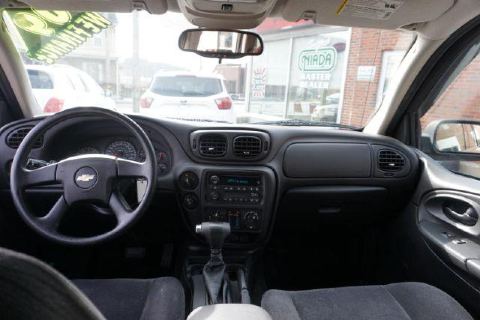 2009 Black Chevrolet TrailBlazer LT1 4WD (1GNDT33S392) with an 4.2L L6 DOHC 24V engine, 4-Speed Automatic transmission, located at 312 Centre Ave, Schuylkill Haven, PA, 17972, (570) 593-5278, 40.638130, -76.177383 - Photo#40