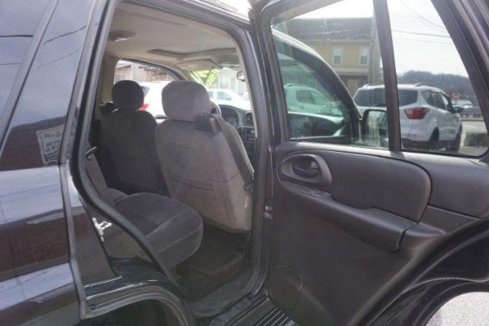 2009 Black Chevrolet TrailBlazer LT1 4WD (1GNDT33S392) with an 4.2L L6 DOHC 24V engine, 4-Speed Automatic transmission, located at 312 Centre Ave, Schuylkill Haven, PA, 17972, (570) 593-5278, 40.638130, -76.177383 - Photo#46