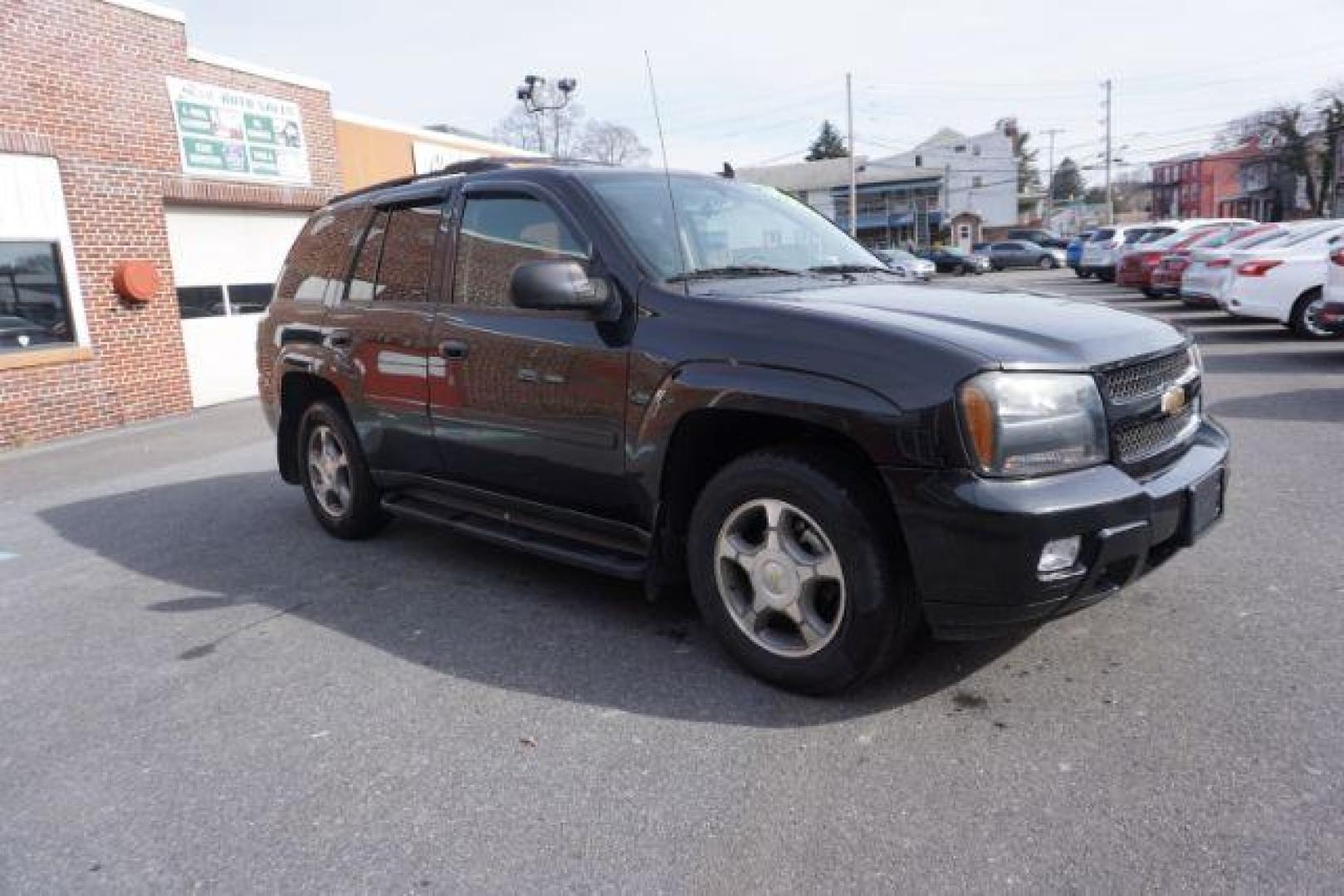 2009 Black Chevrolet TrailBlazer LT1 4WD (1GNDT33S392) with an 4.2L L6 DOHC 24V engine, 4-Speed Automatic transmission, located at 312 Centre Ave, Schuylkill Haven, PA, 17972, (570) 593-5278, 40.638130, -76.177383 - Photo#6