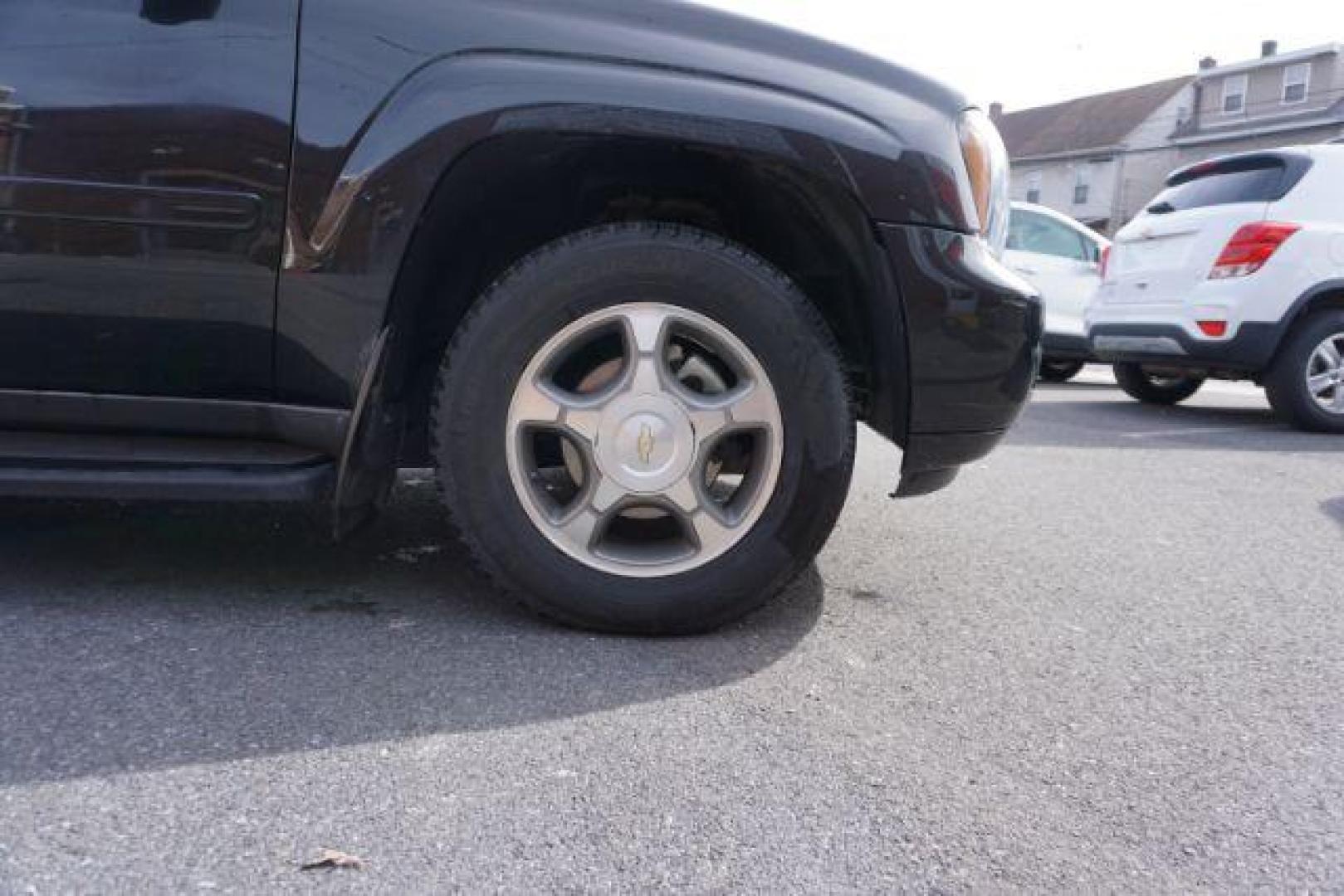 2009 Black Chevrolet TrailBlazer LT1 4WD (1GNDT33S392) with an 4.2L L6 DOHC 24V engine, 4-Speed Automatic transmission, located at 312 Centre Ave, Schuylkill Haven, PA, 17972, (570) 593-5278, 40.638130, -76.177383 - Photo#7